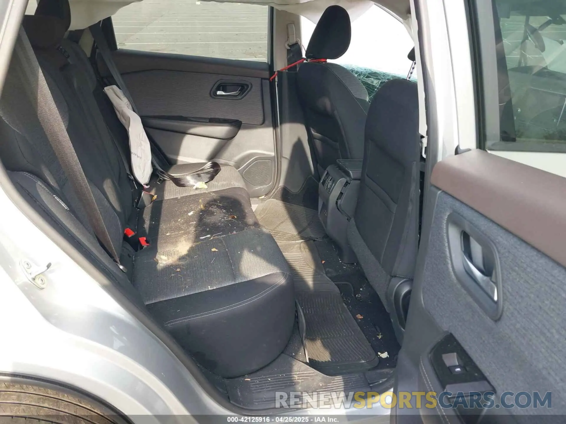 8 Photograph of a damaged car 5N1AT3BB0MC680767 NISSAN ROGUE 2021