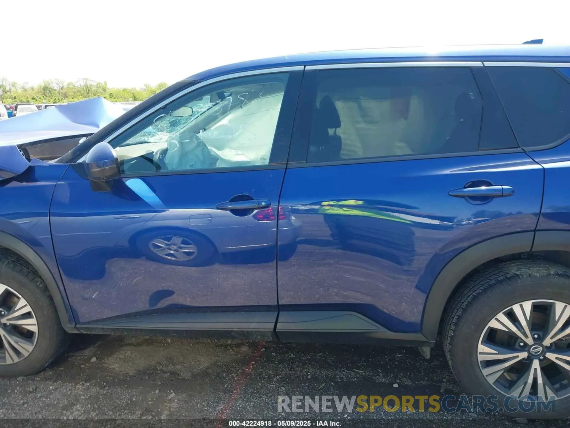 14 Photograph of a damaged car 5N1AT3BB1MC770638 NISSAN ROGUE 2021