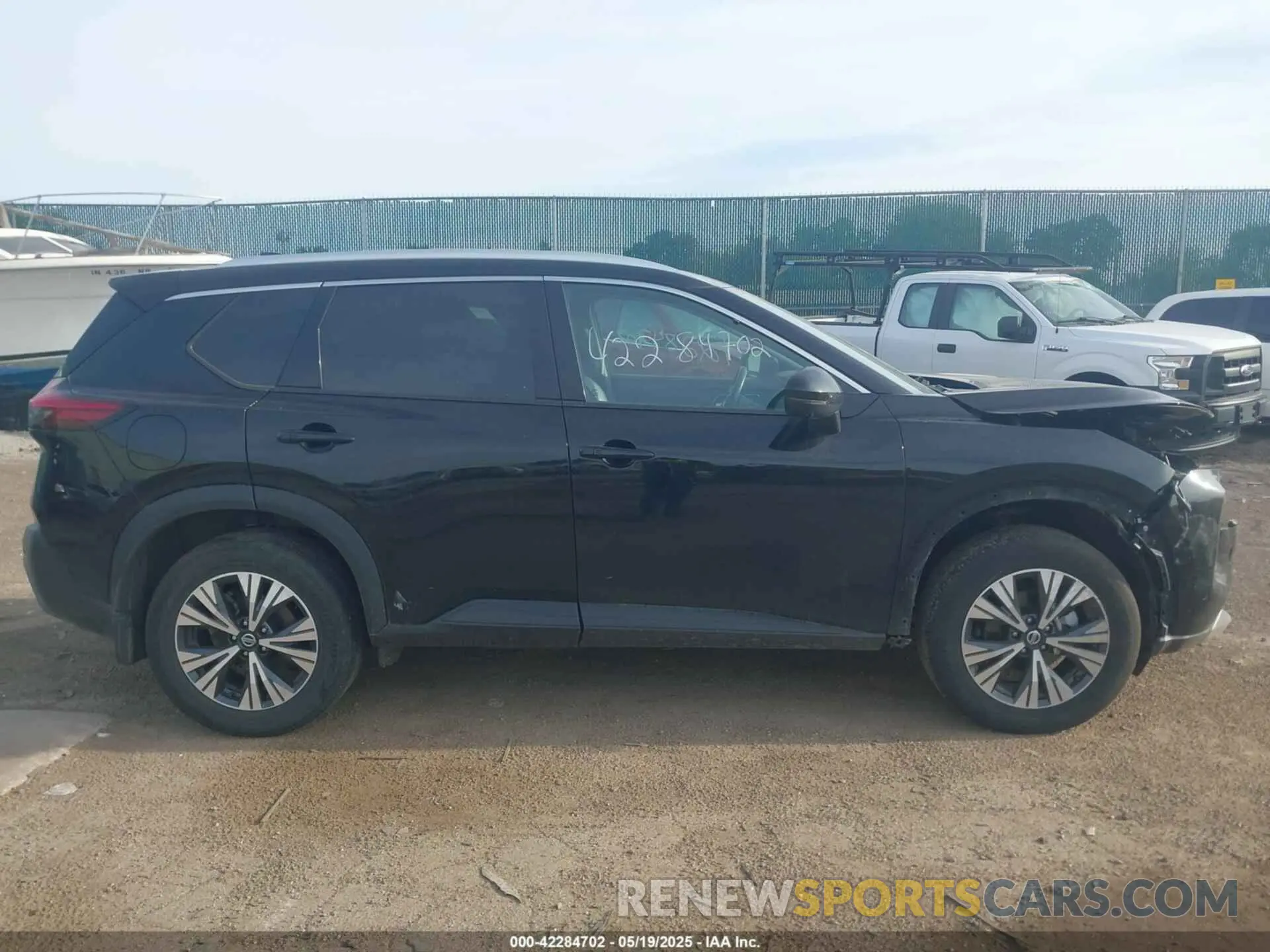 13 Photograph of a damaged car 5N1AT3BB1MC784975 NISSAN ROGUE 2021