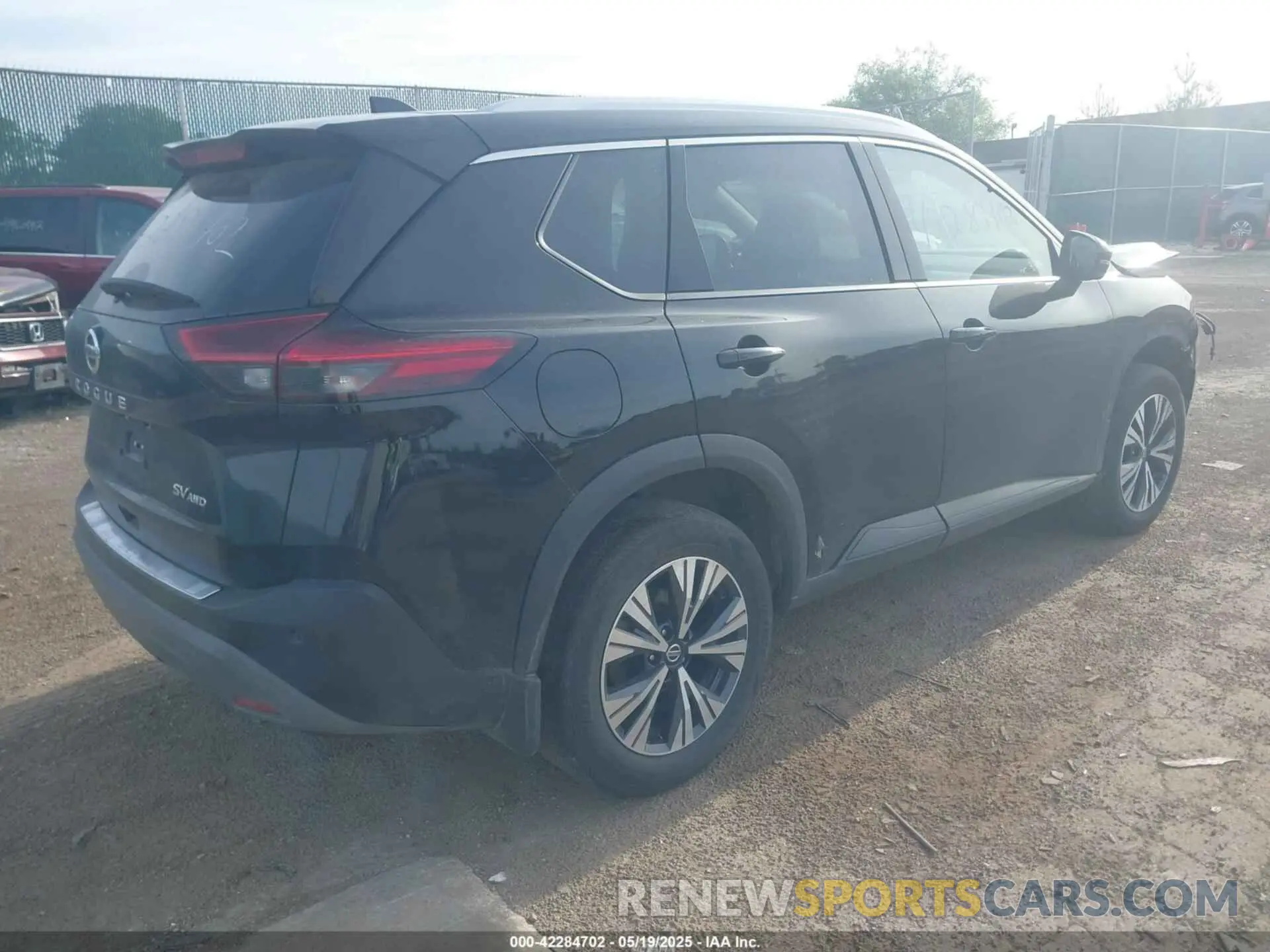 4 Photograph of a damaged car 5N1AT3BB1MC784975 NISSAN ROGUE 2021