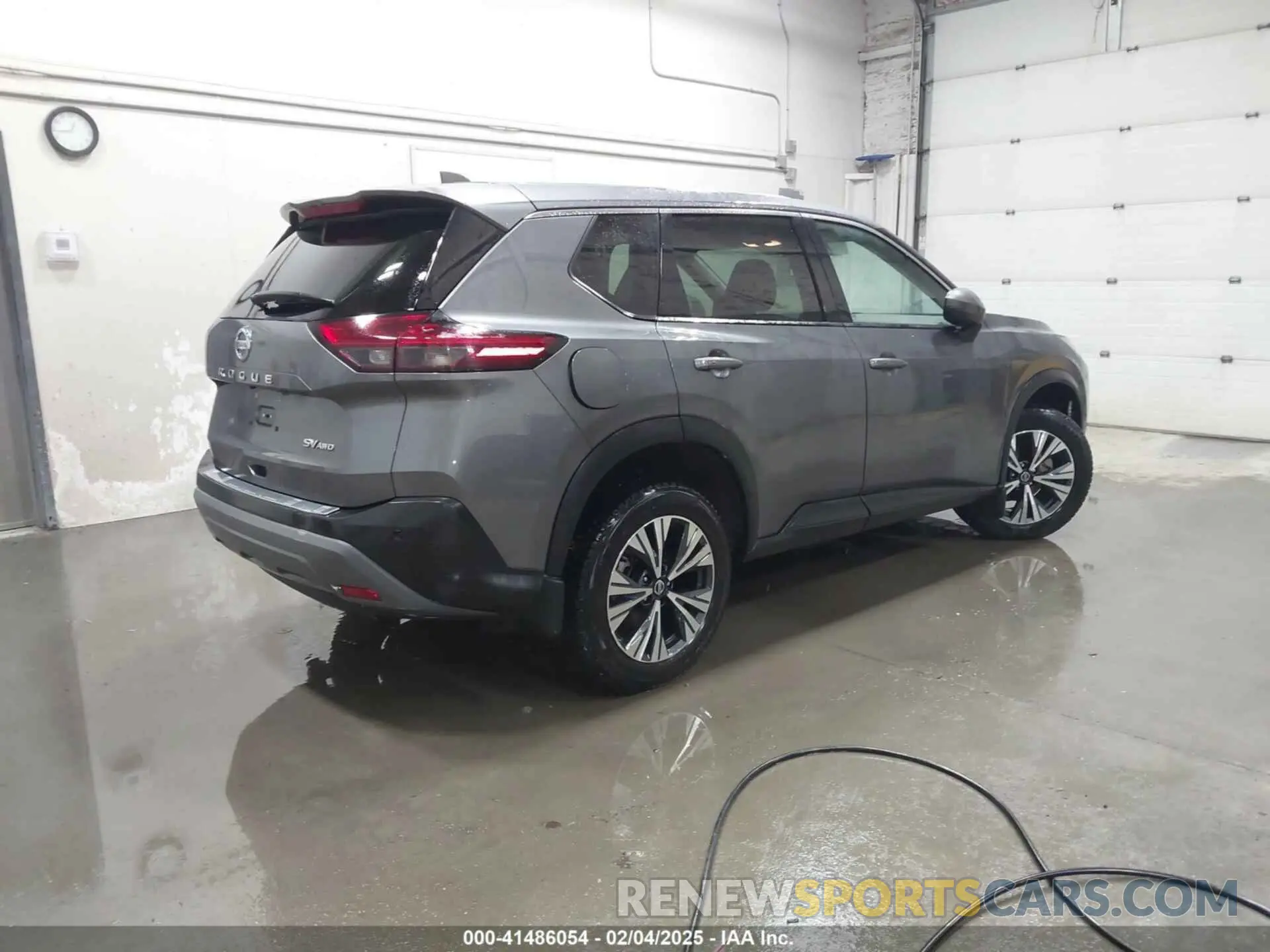 4 Photograph of a damaged car 5N1AT3BB1MC818056 NISSAN ROGUE 2021