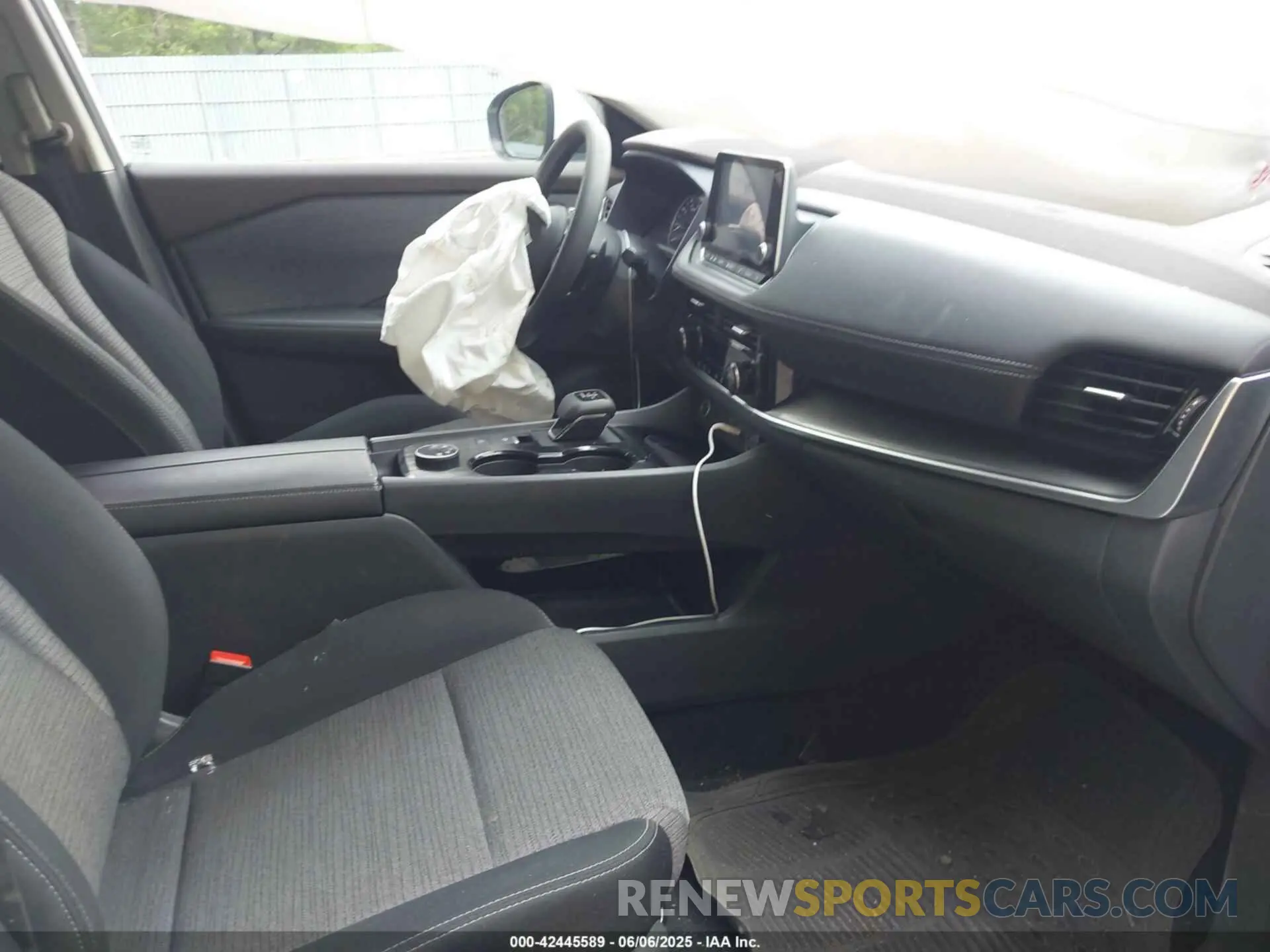 5 Photograph of a damaged car 5N1AT3BB2MC793975 NISSAN ROGUE 2021