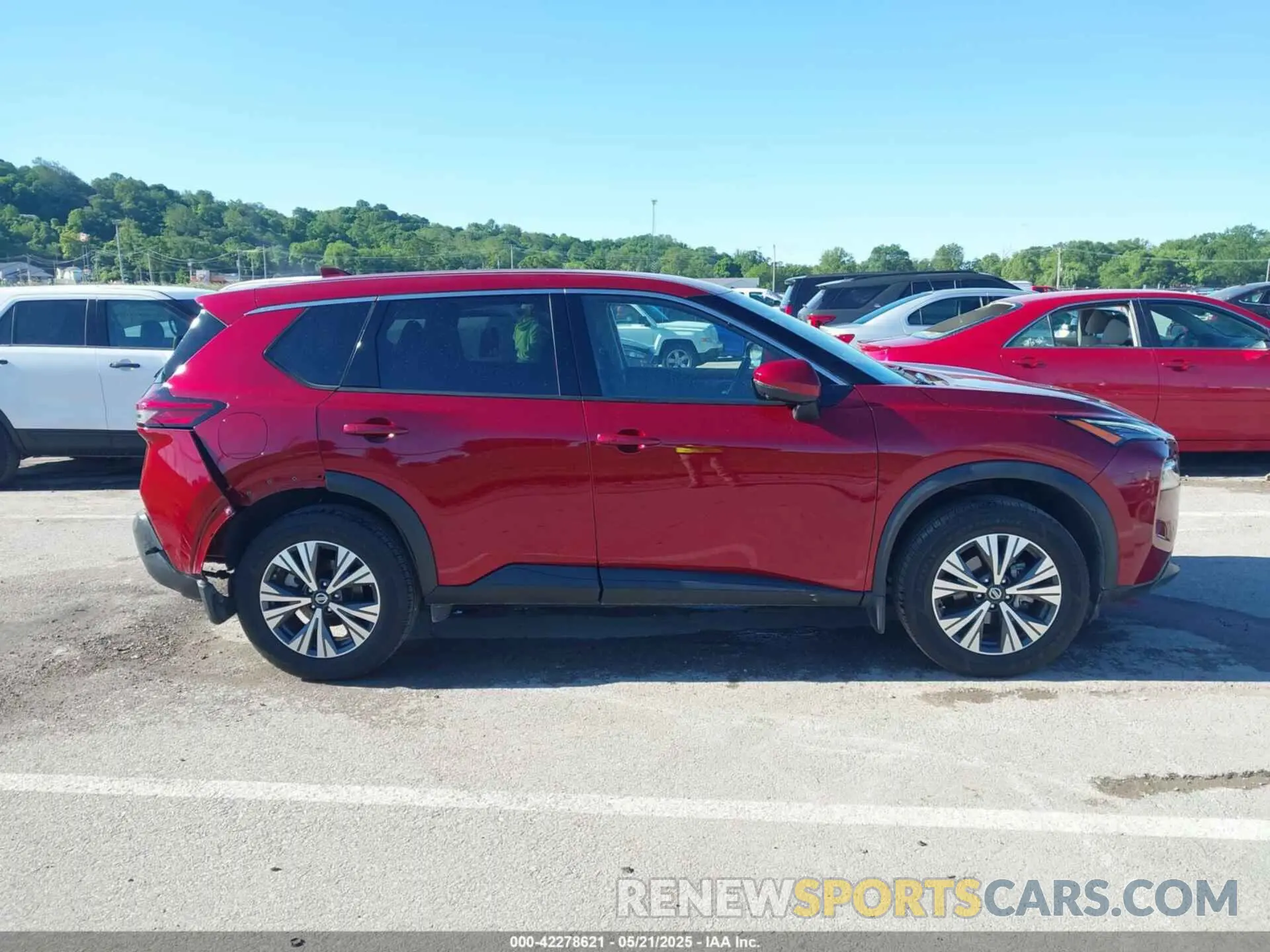 13 Photograph of a damaged car 5N1AT3BB2MC803906 NISSAN ROGUE 2021