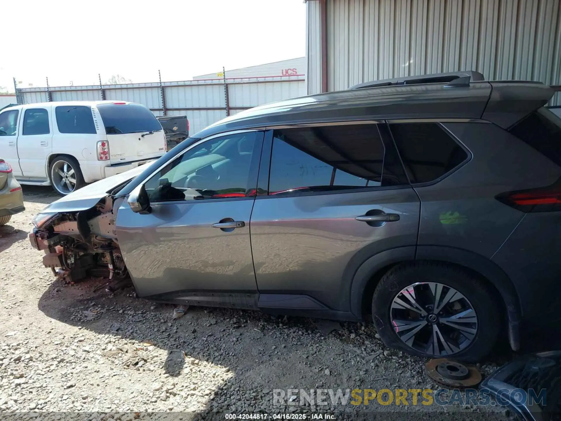 15 Photograph of a damaged car 5N1AT3BB2MC809642 NISSAN ROGUE 2021