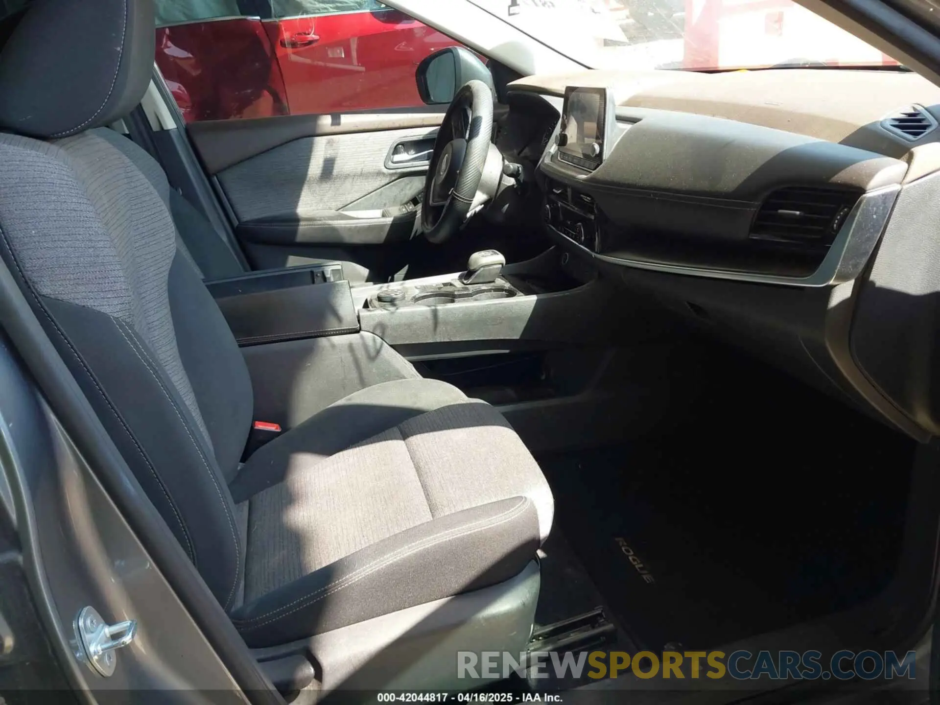 5 Photograph of a damaged car 5N1AT3BB2MC809642 NISSAN ROGUE 2021