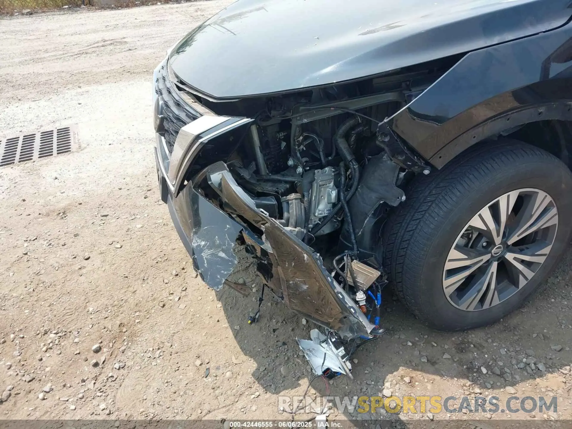 17 Photograph of a damaged car 5N1AT3BB4MC722003 NISSAN ROGUE 2021