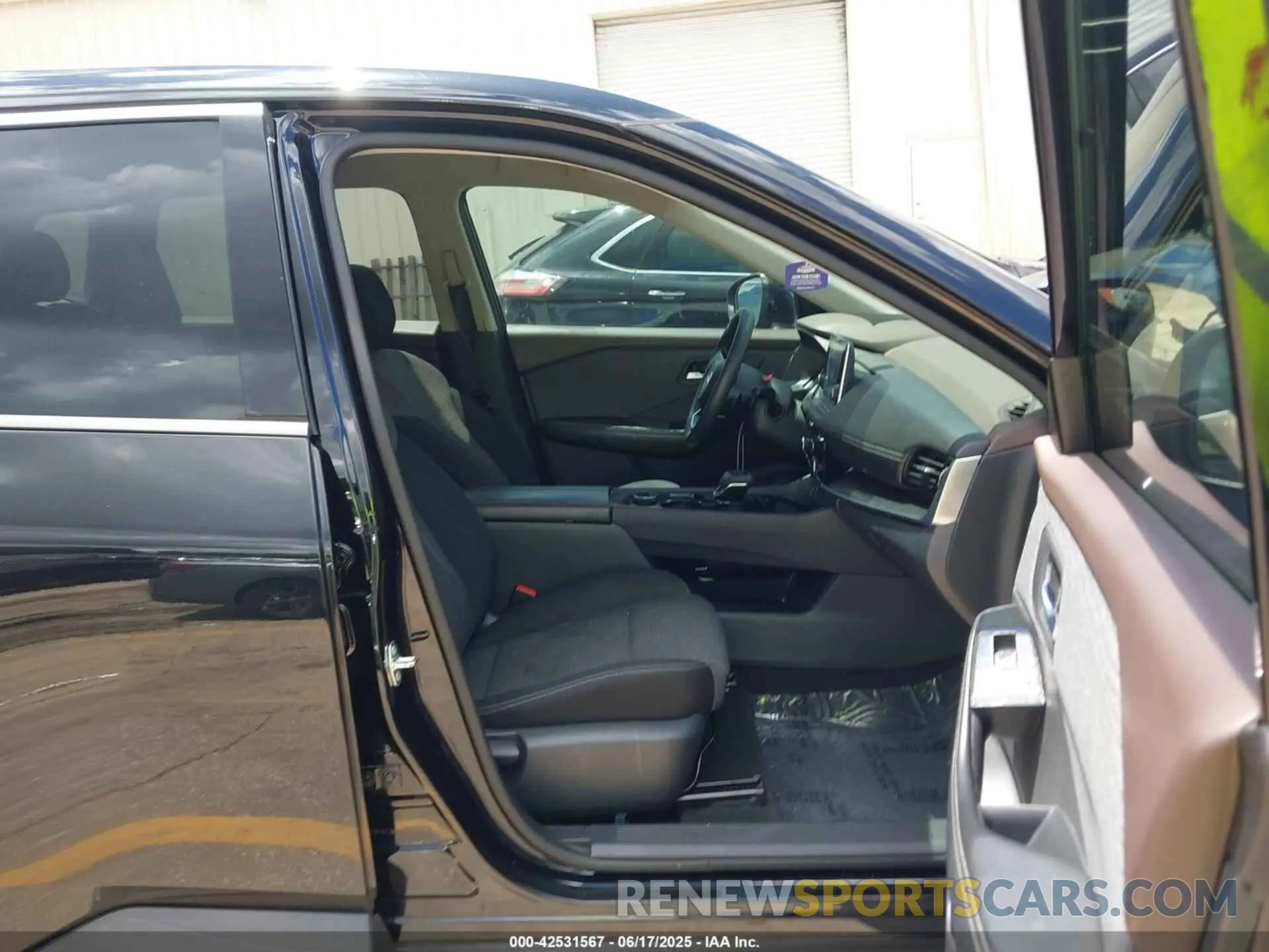 5 Photograph of a damaged car 5N1AT3BB4MC793847 NISSAN ROGUE 2021