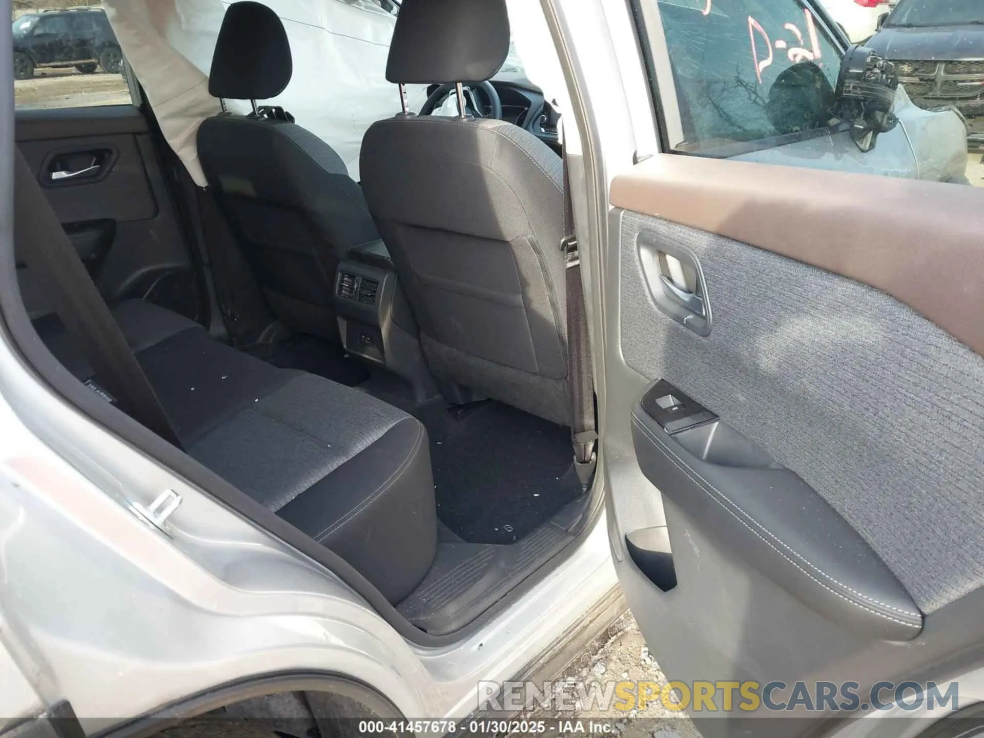 8 Photograph of a damaged car 5N1AT3BB4MC825244 NISSAN ROGUE 2021