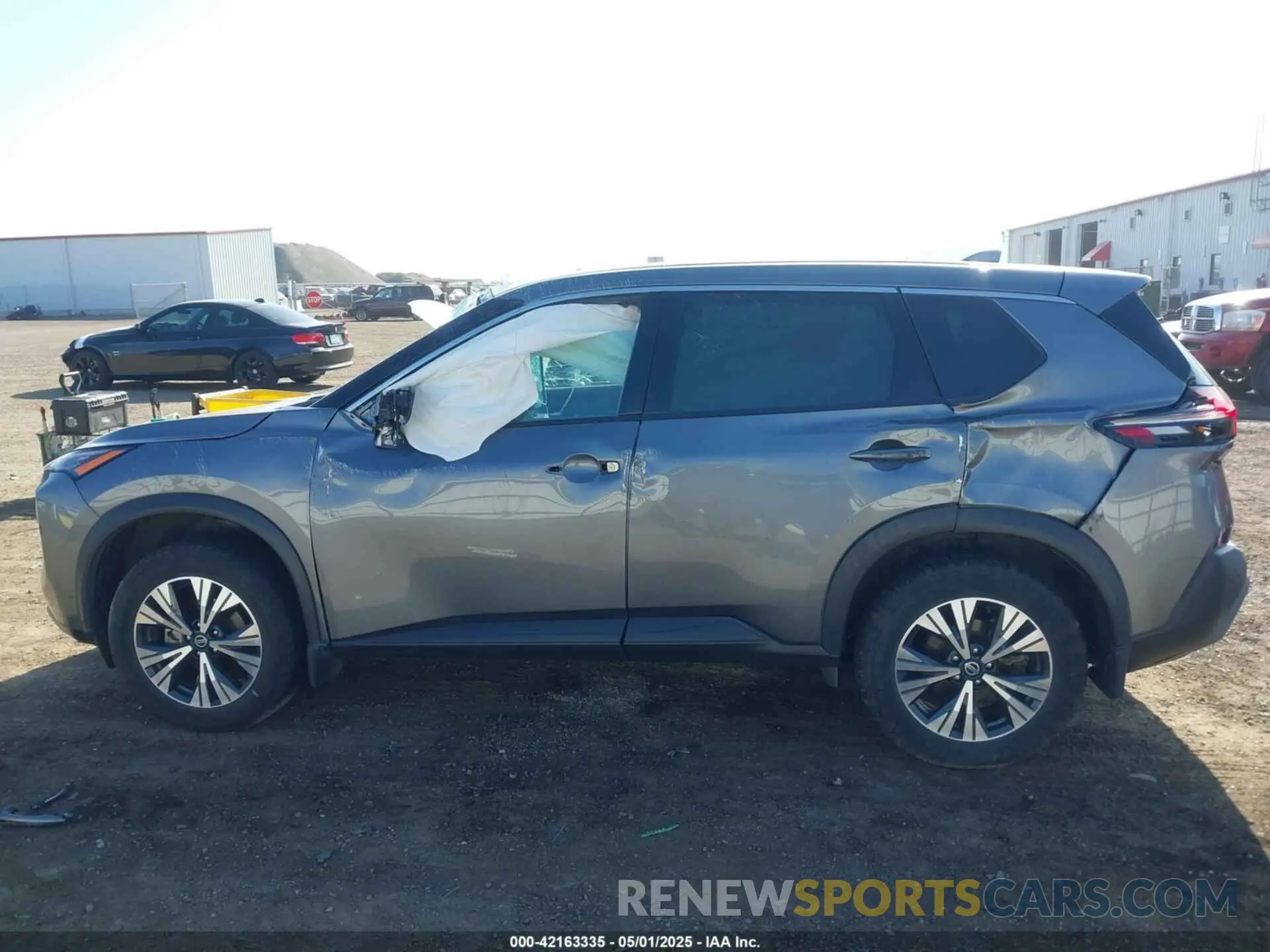 14 Photograph of a damaged car 5N1AT3BB5MC821400 NISSAN ROGUE 2021