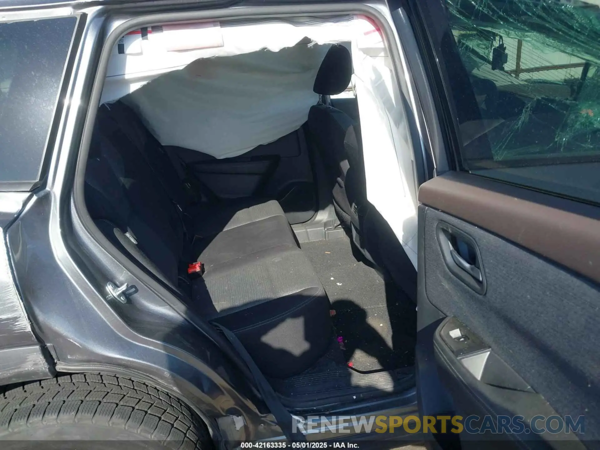 8 Photograph of a damaged car 5N1AT3BB5MC821400 NISSAN ROGUE 2021