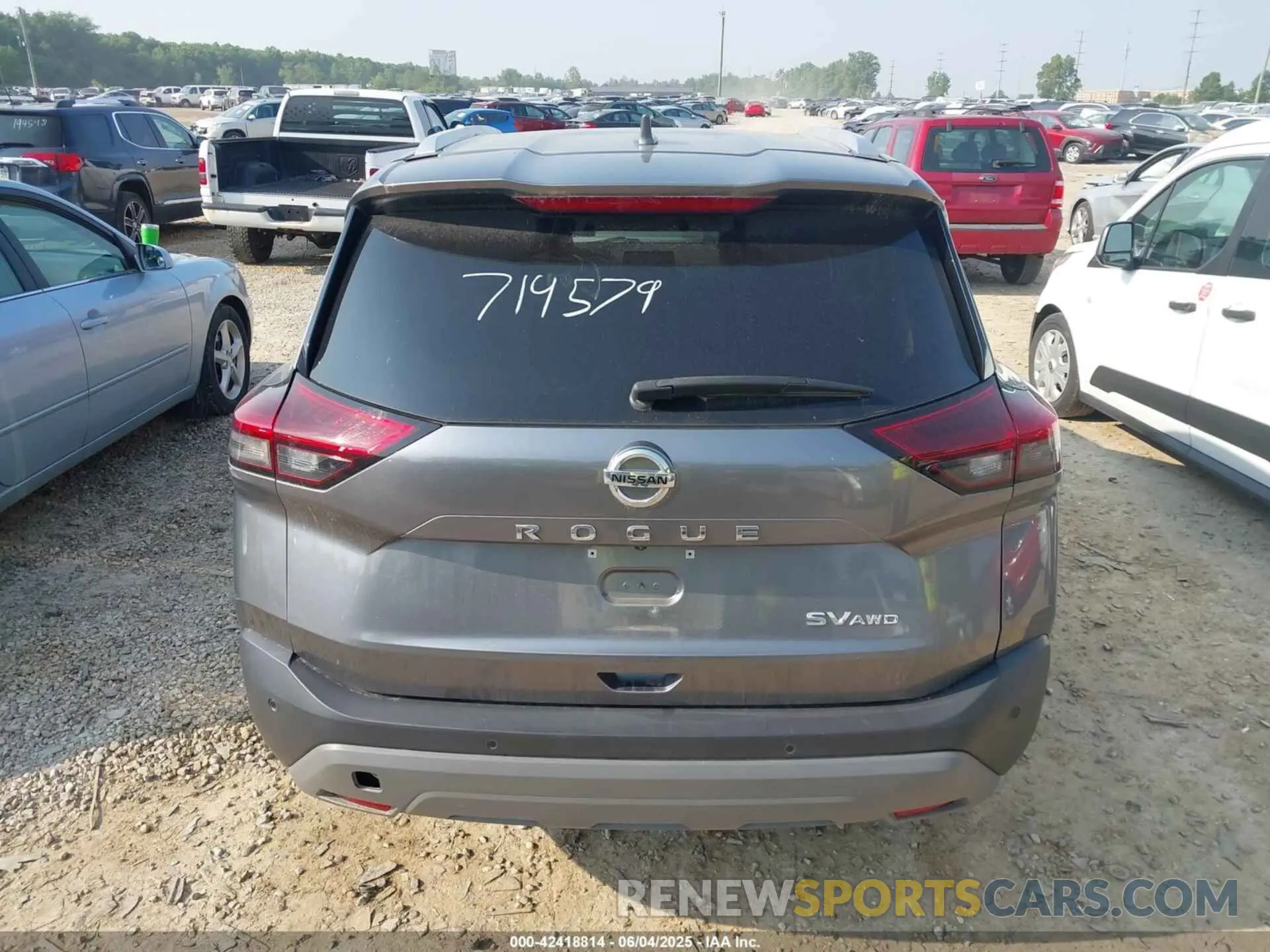 16 Photograph of a damaged car 5N1AT3BB6MC714579 NISSAN ROGUE 2021