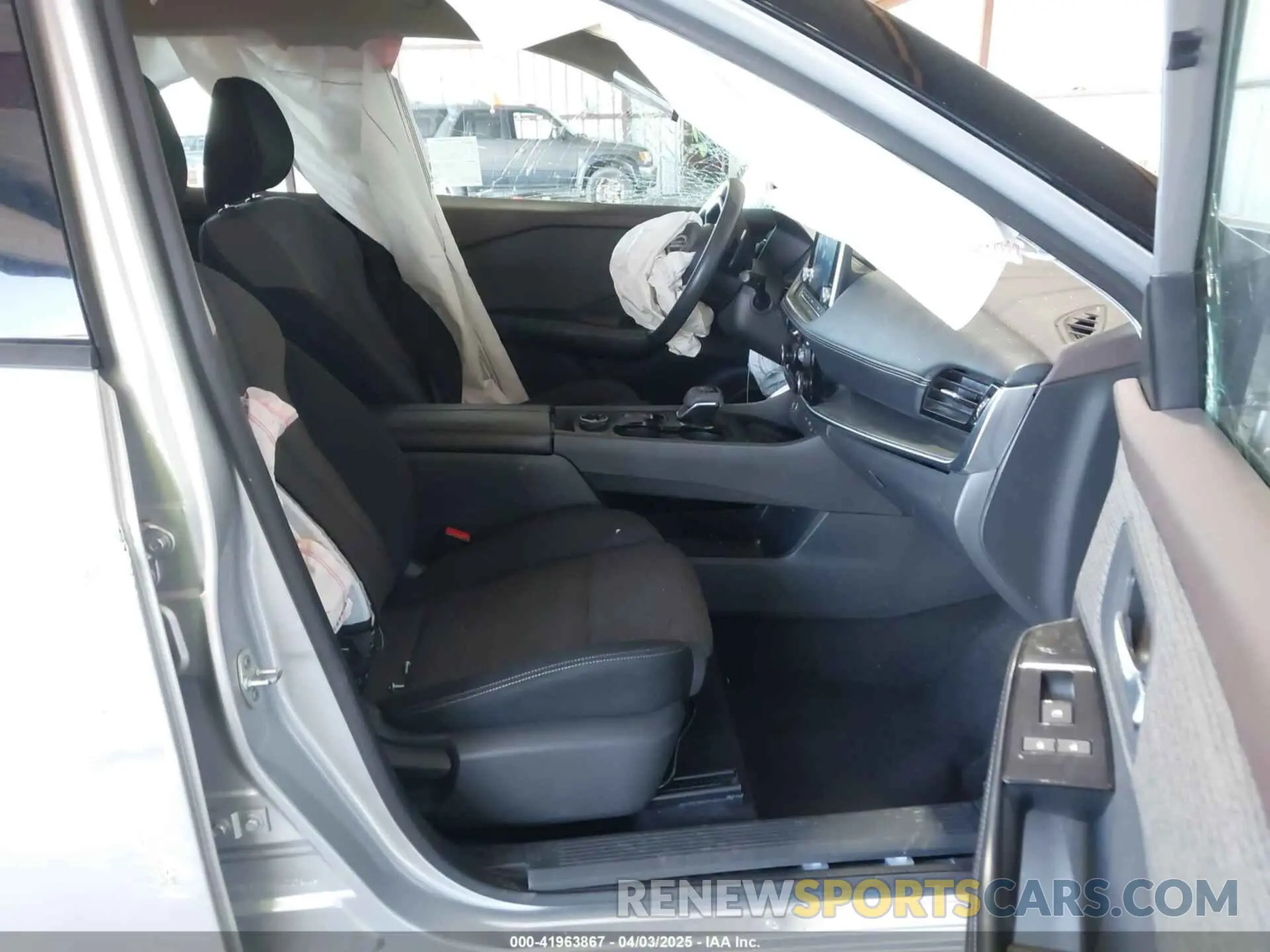 5 Photograph of a damaged car 5N1AT3BB6MC767914 NISSAN ROGUE 2021
