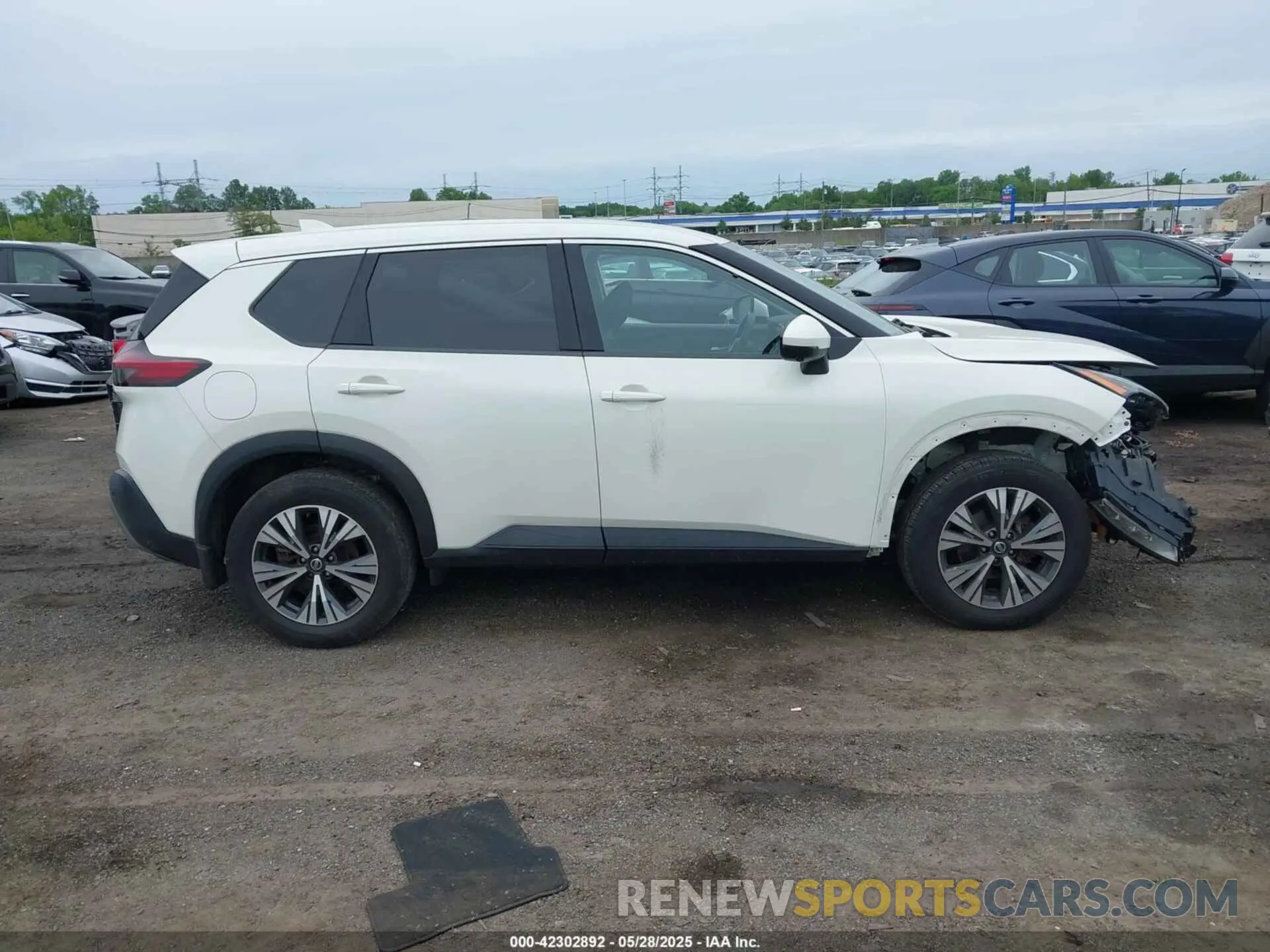 13 Photograph of a damaged car 5N1AT3BB6MC783448 NISSAN ROGUE 2021