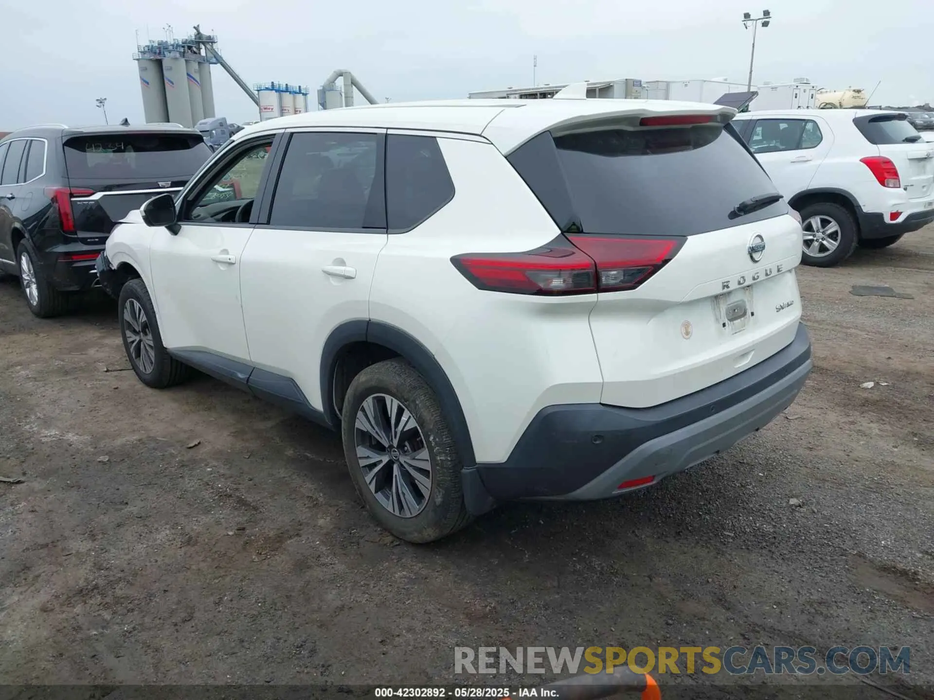 3 Photograph of a damaged car 5N1AT3BB6MC783448 NISSAN ROGUE 2021