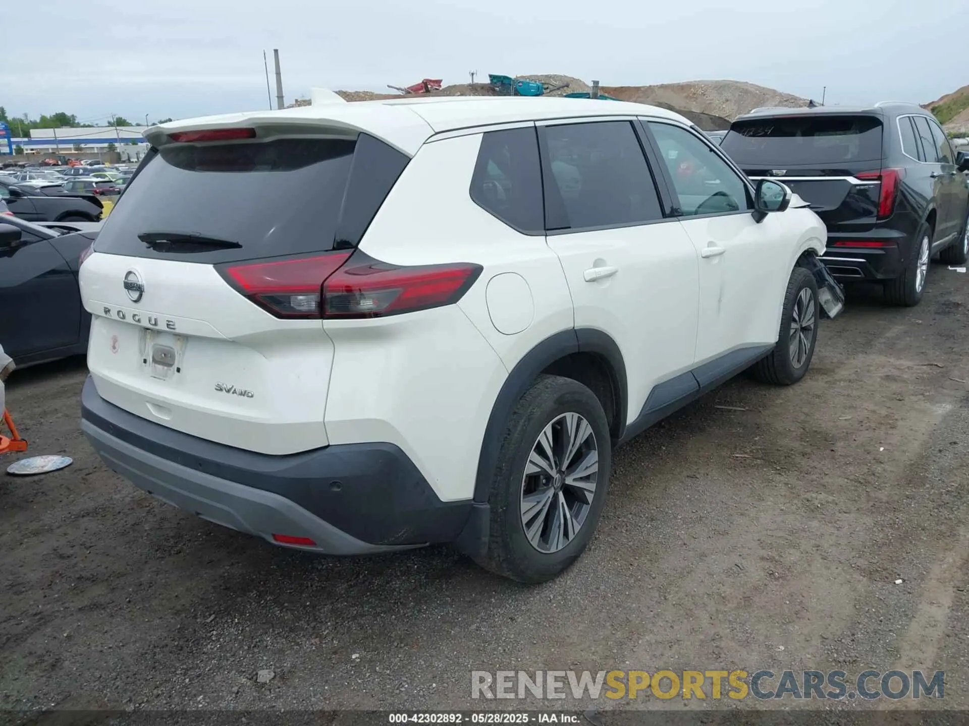 4 Photograph of a damaged car 5N1AT3BB6MC783448 NISSAN ROGUE 2021
