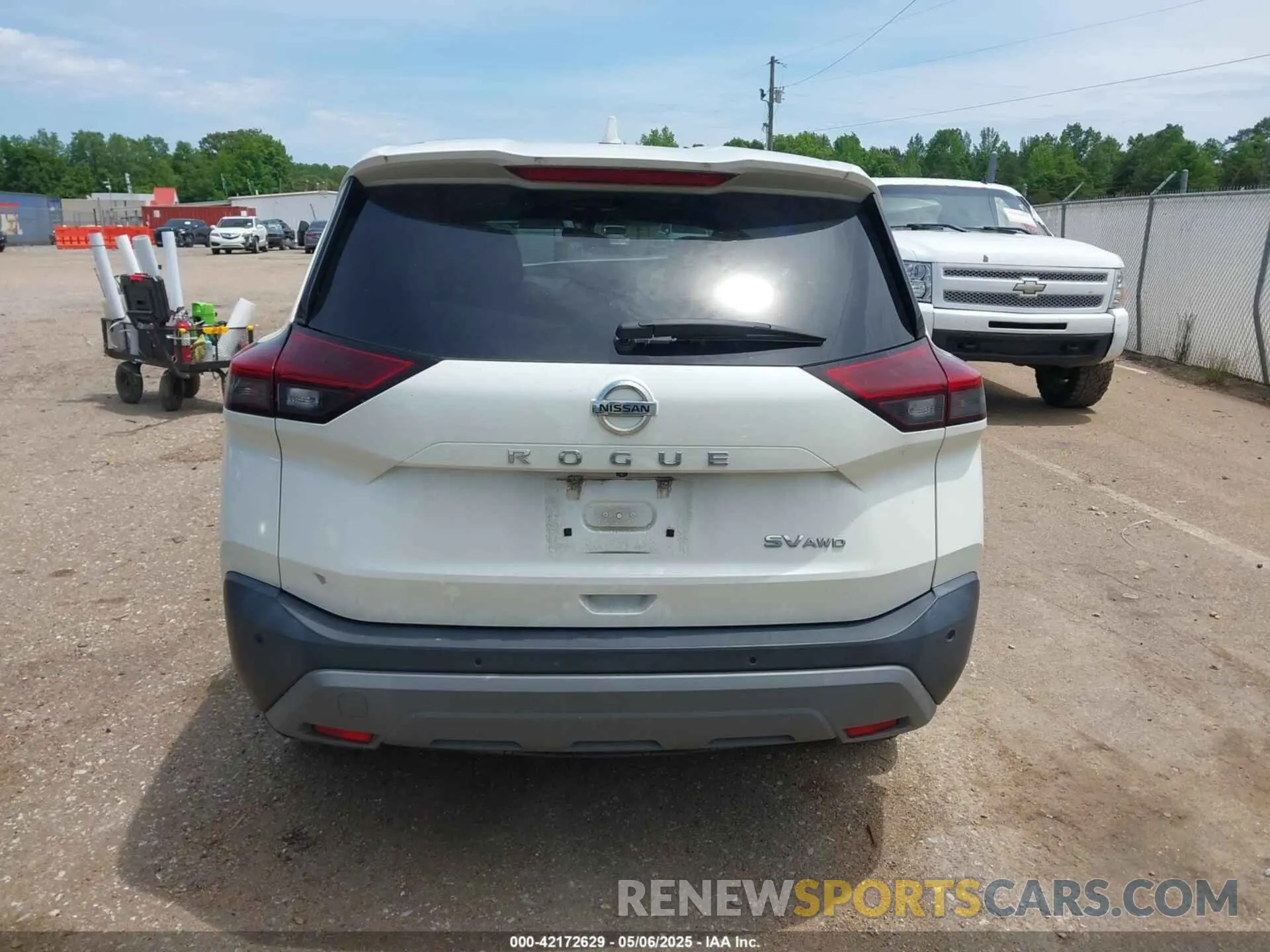 17 Photograph of a damaged car 5N1AT3BB7MC725557 NISSAN ROGUE 2021