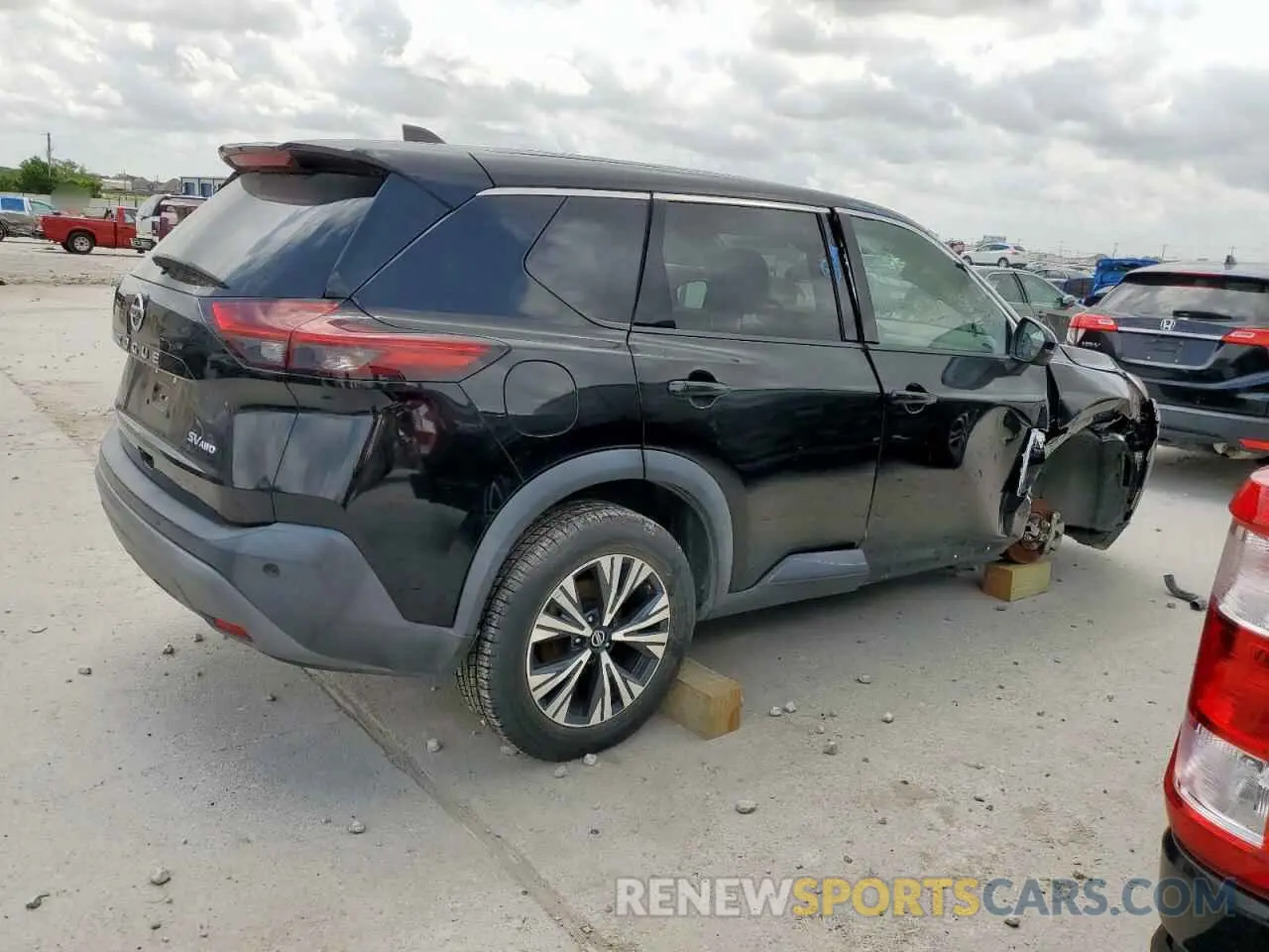 4 Photograph of a damaged car 5N1AT3BB8MC730430 NISSAN ROGUE 2021