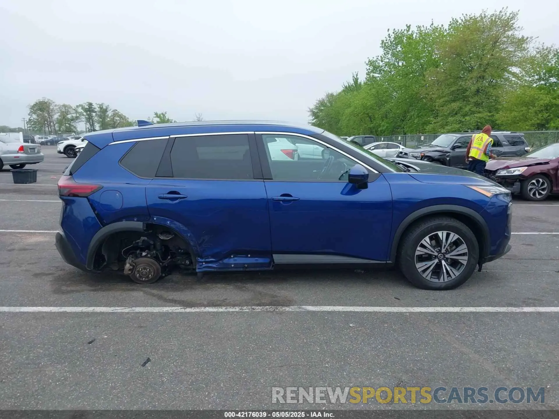 13 Photograph of a damaged car 5N1AT3BB8MC733795 NISSAN ROGUE 2021