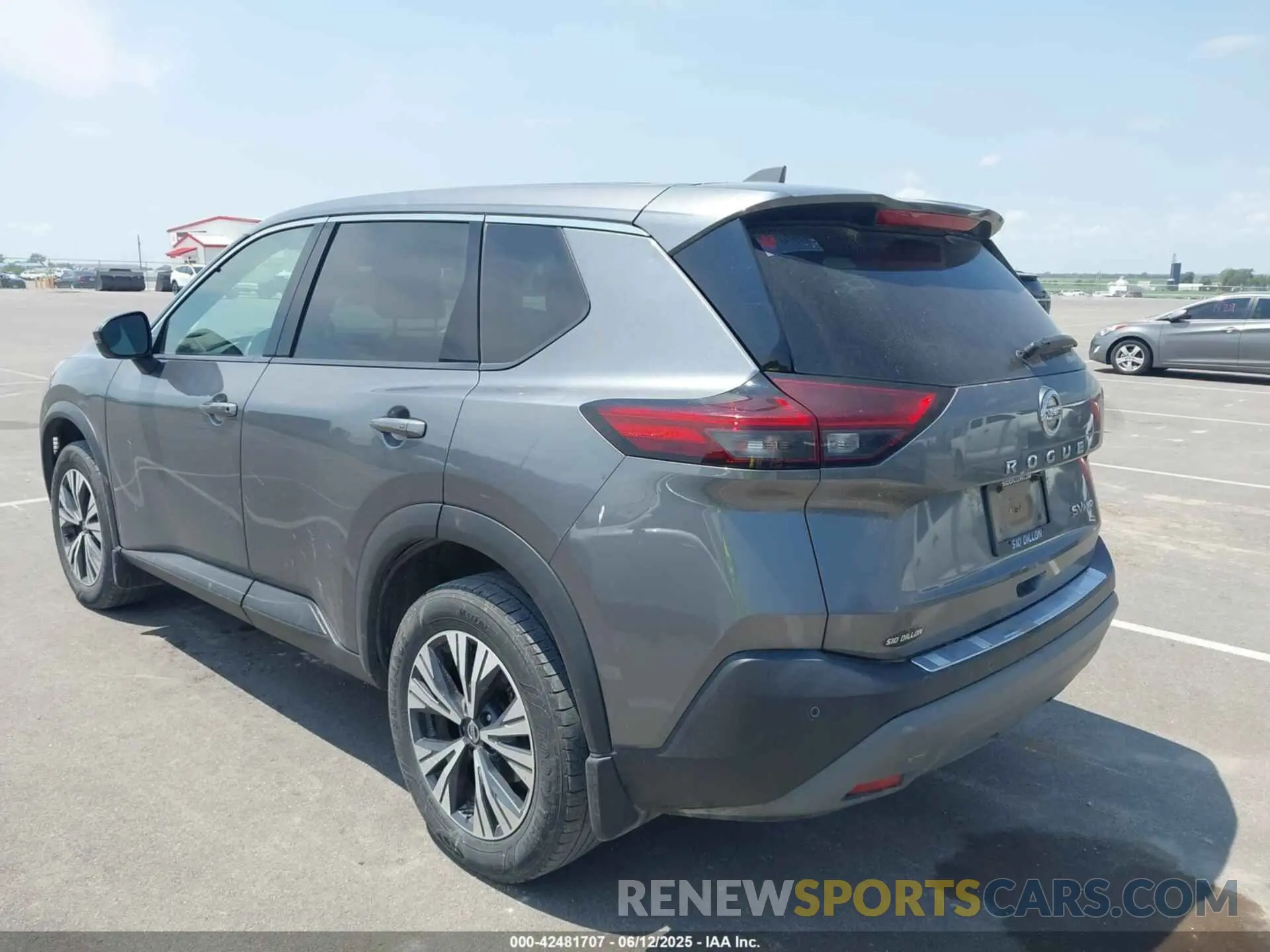 3 Photograph of a damaged car 5N1AT3BB8MC748975 NISSAN ROGUE 2021
