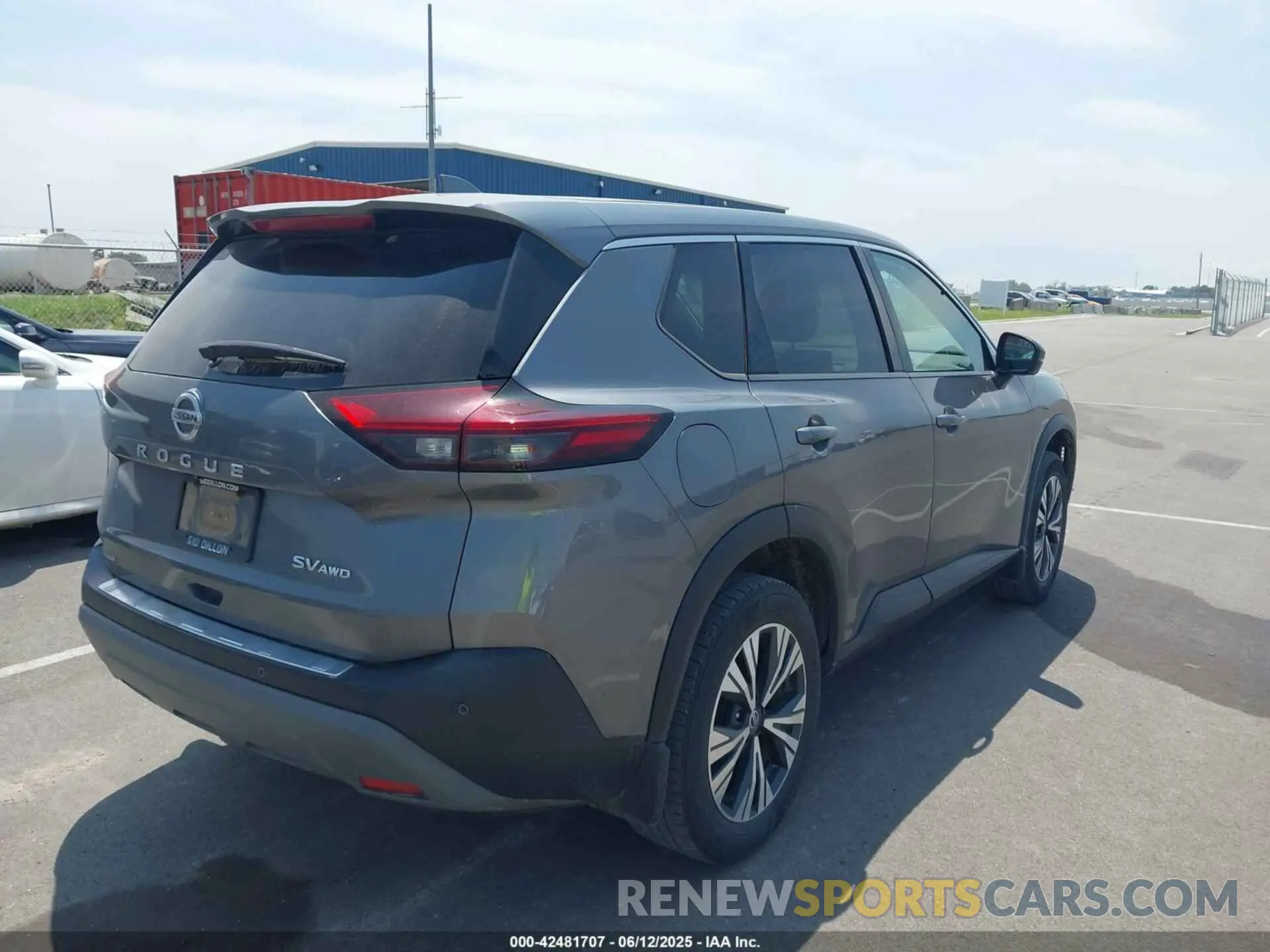 4 Photograph of a damaged car 5N1AT3BB8MC748975 NISSAN ROGUE 2021