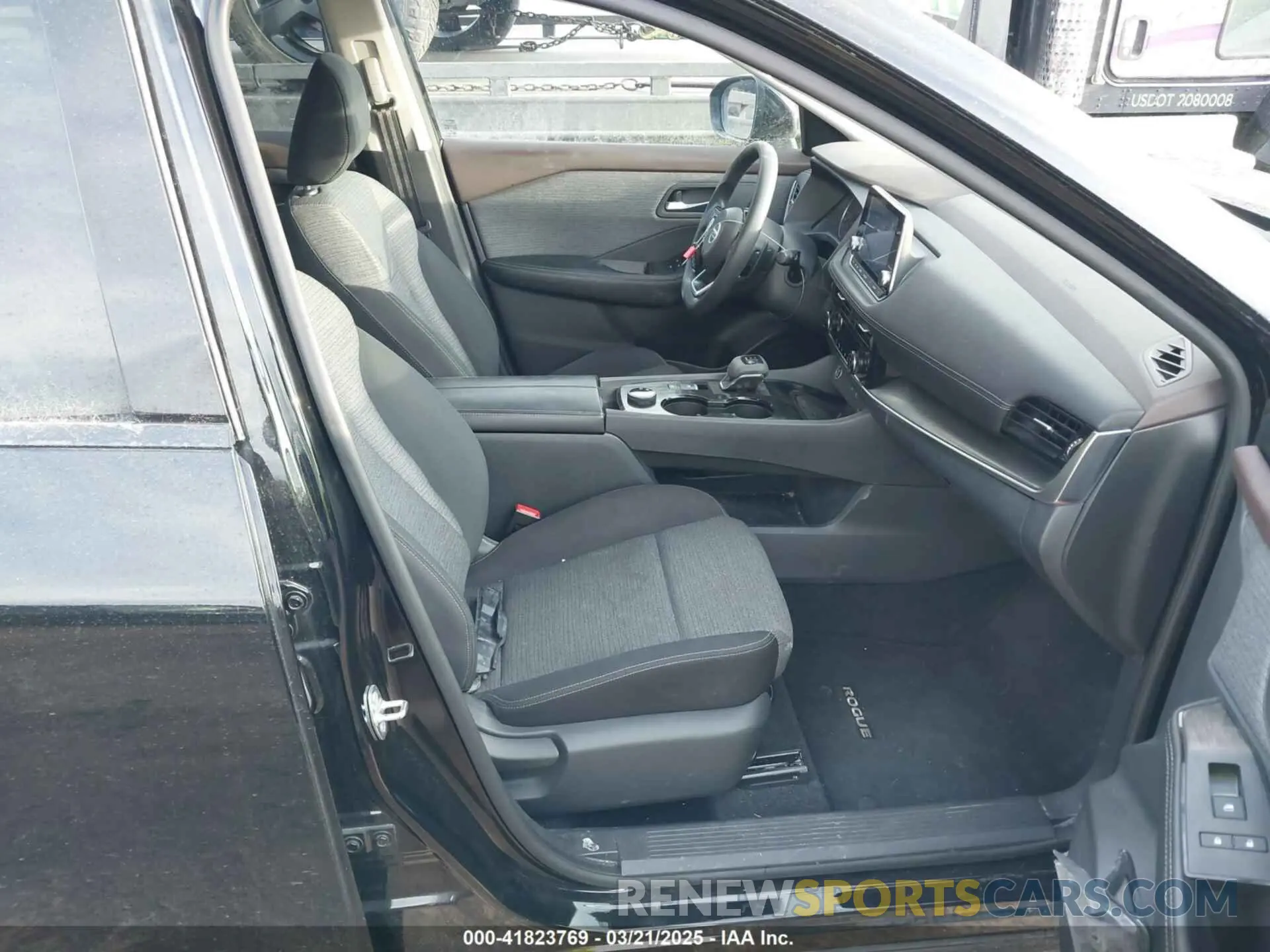 5 Photograph of a damaged car 5N1AT3BB8MC764304 NISSAN ROGUE 2021