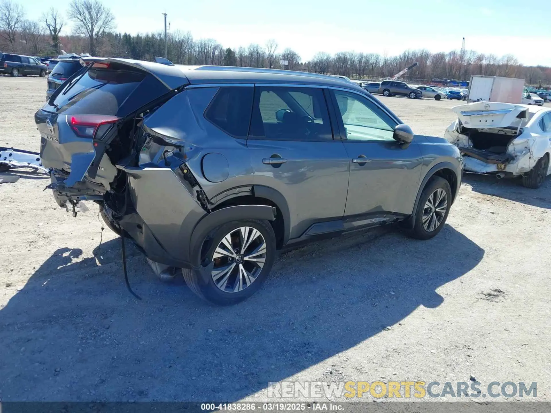 4 Photograph of a damaged car 5N1AT3BB8MC786268 NISSAN ROGUE 2021