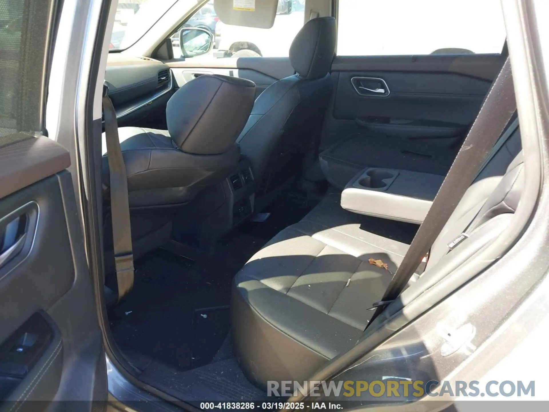 8 Photograph of a damaged car 5N1AT3BB8MC786268 NISSAN ROGUE 2021