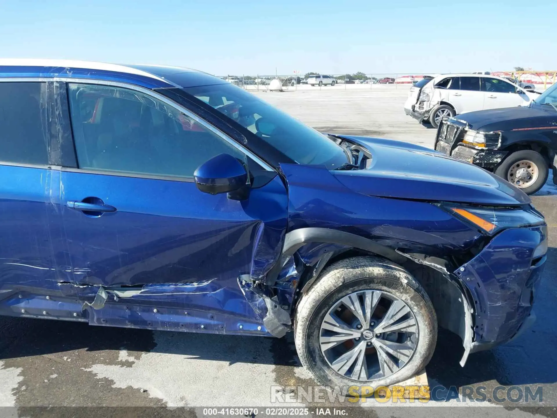 17 Photograph of a damaged car 5N1AT3BB9MC798154 NISSAN ROGUE 2021