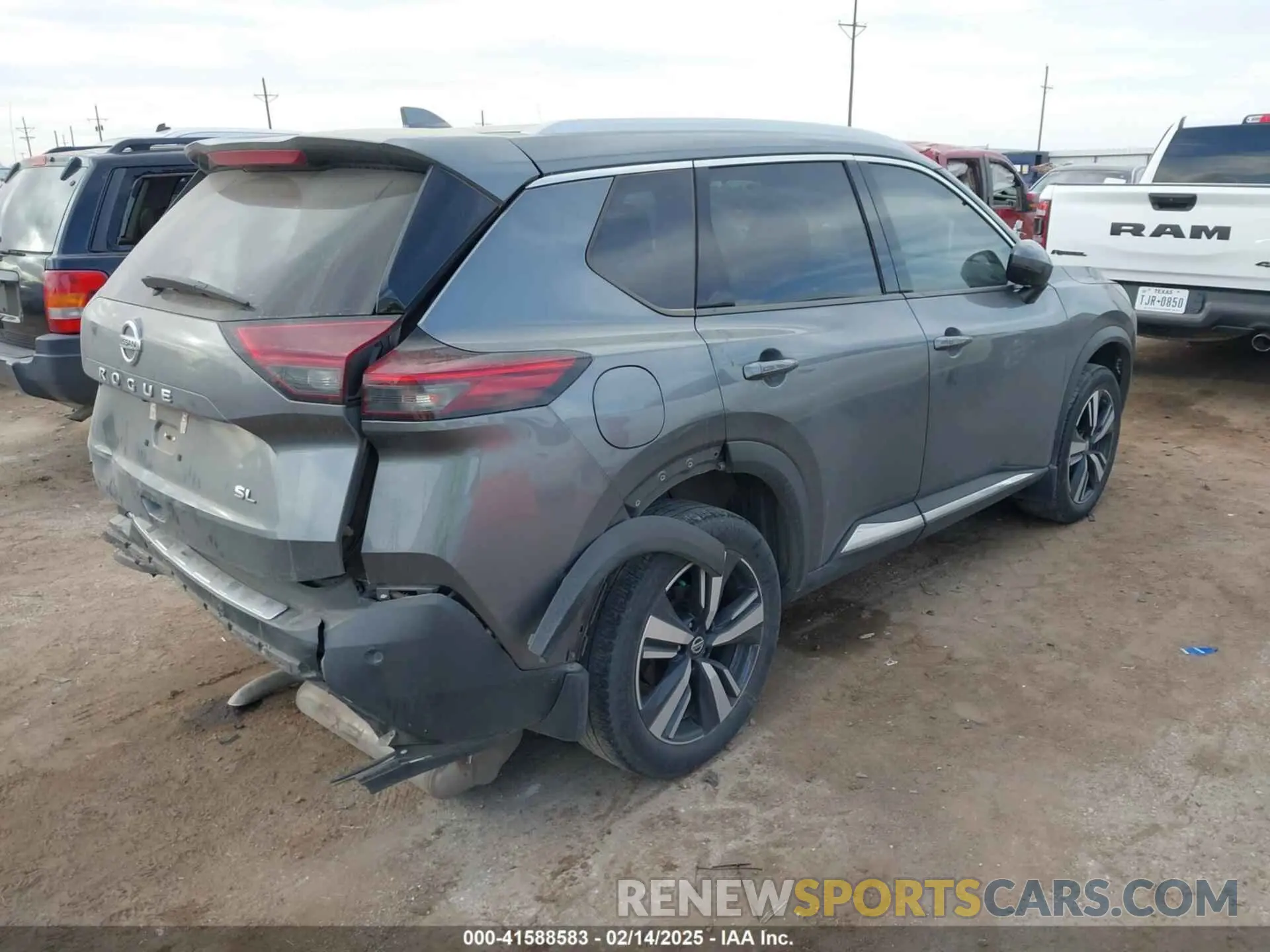 4 Photograph of a damaged car 5N1AT3CA0MC834075 NISSAN ROGUE 2021