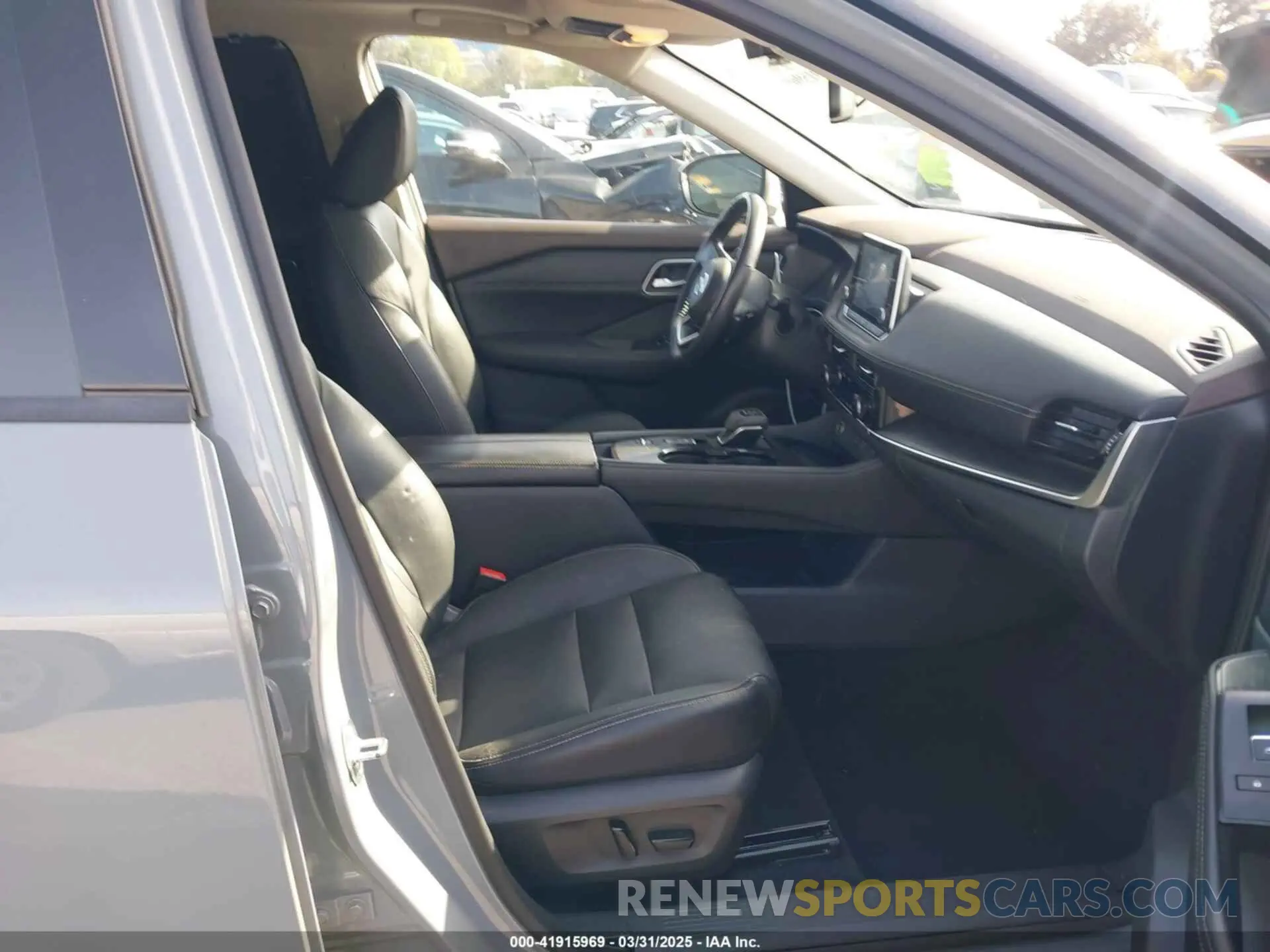 5 Photograph of a damaged car 5N1AT3CA3MC780173 NISSAN ROGUE 2021