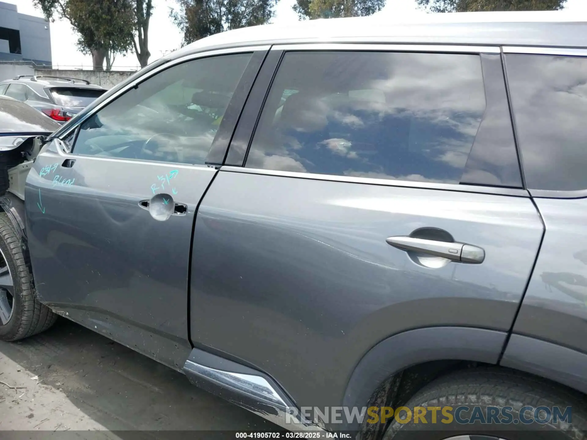 15 Photograph of a damaged car 5N1AT3CA4MC801175 NISSAN ROGUE 2021