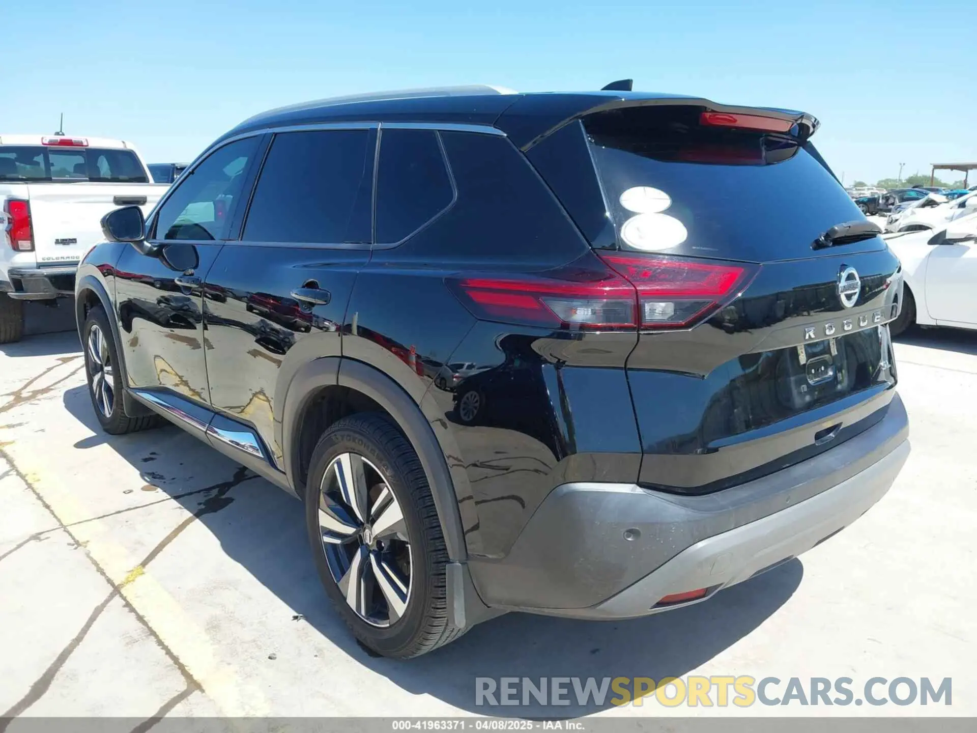 3 Photograph of a damaged car 5N1AT3CA8MC684040 NISSAN ROGUE 2021