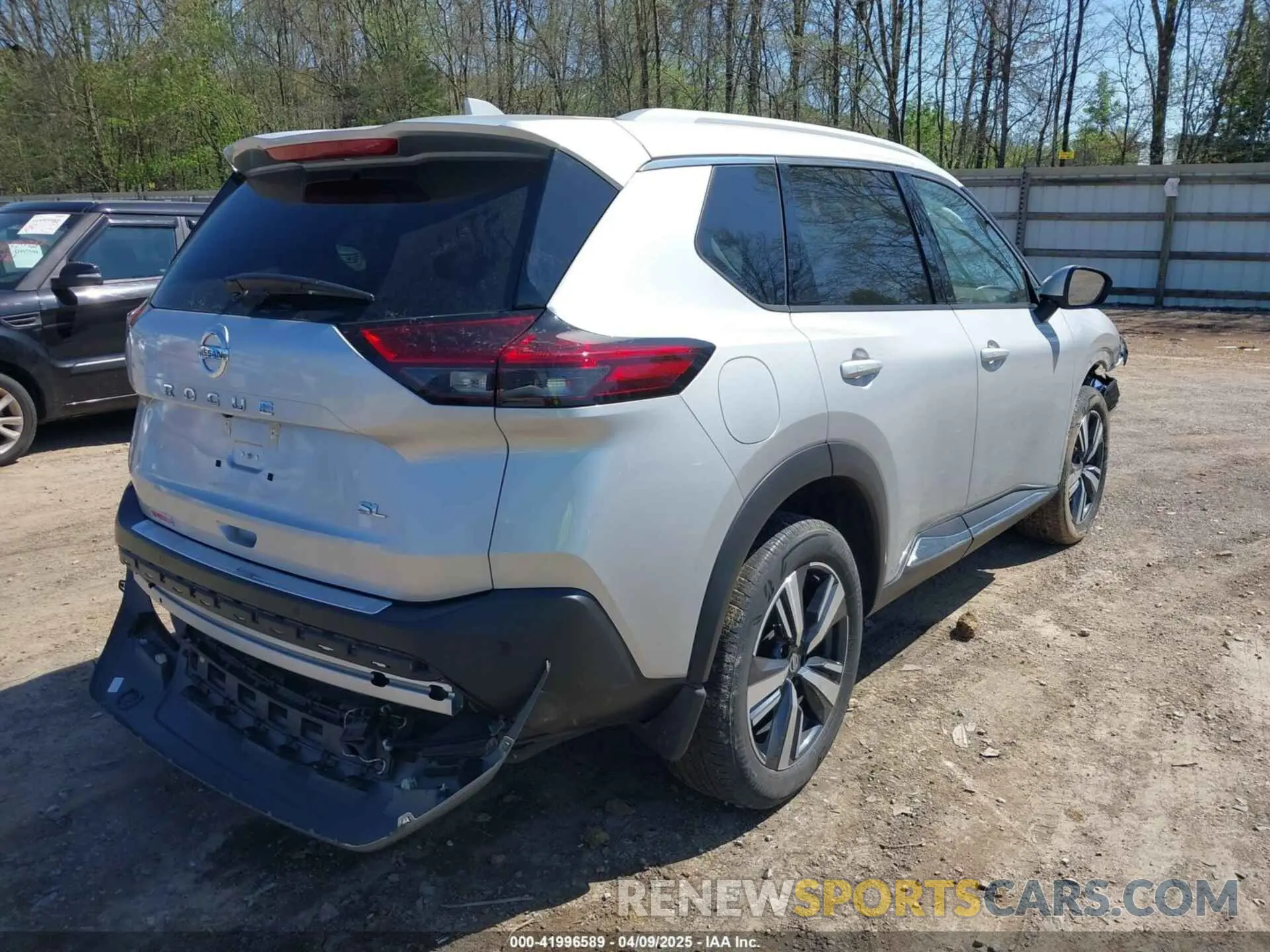 4 Photograph of a damaged car 5N1AT3CAXMC709536 NISSAN ROGUE 2021