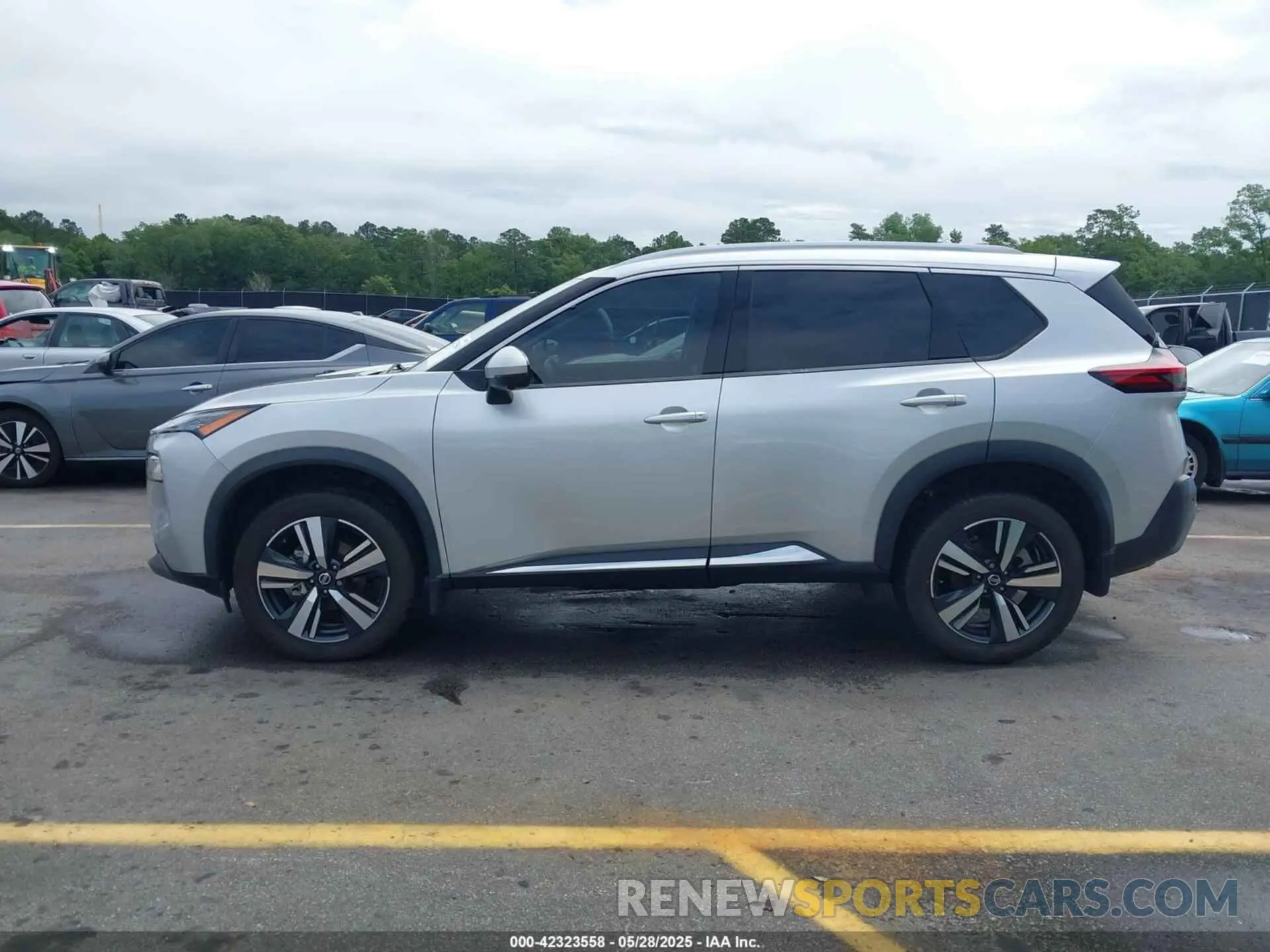14 Photograph of a damaged car 5N1AT3CAXMC818465 NISSAN ROGUE 2021