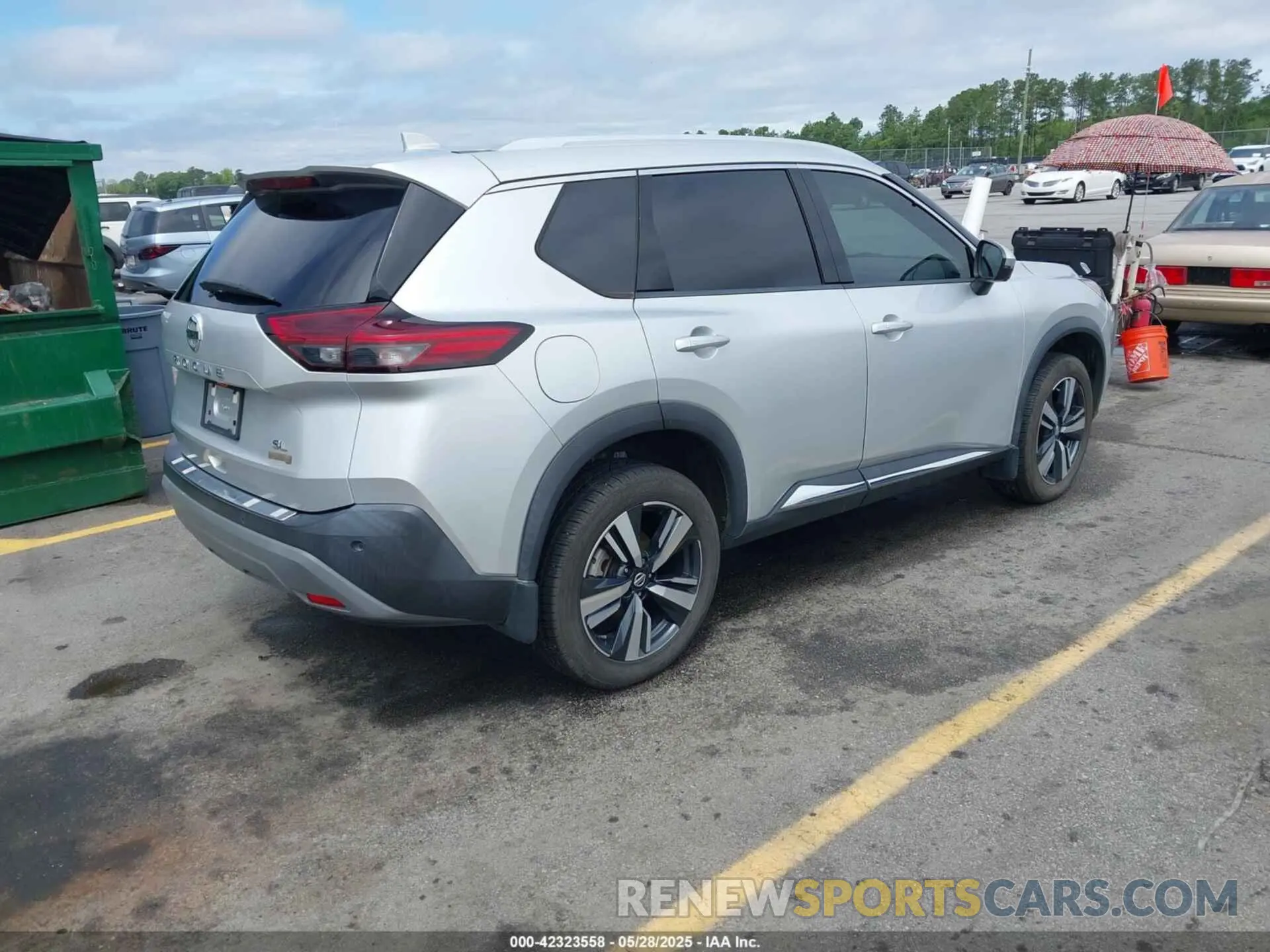 4 Photograph of a damaged car 5N1AT3CAXMC818465 NISSAN ROGUE 2021
