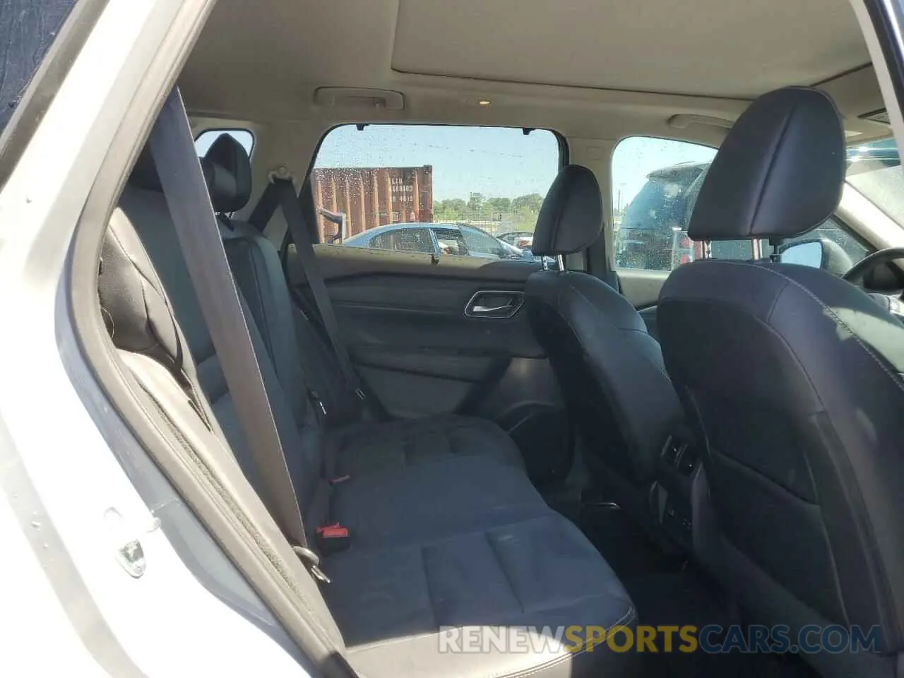 11 Photograph of a damaged car 5N1AT3CAXMC829689 NISSAN ROGUE 2021