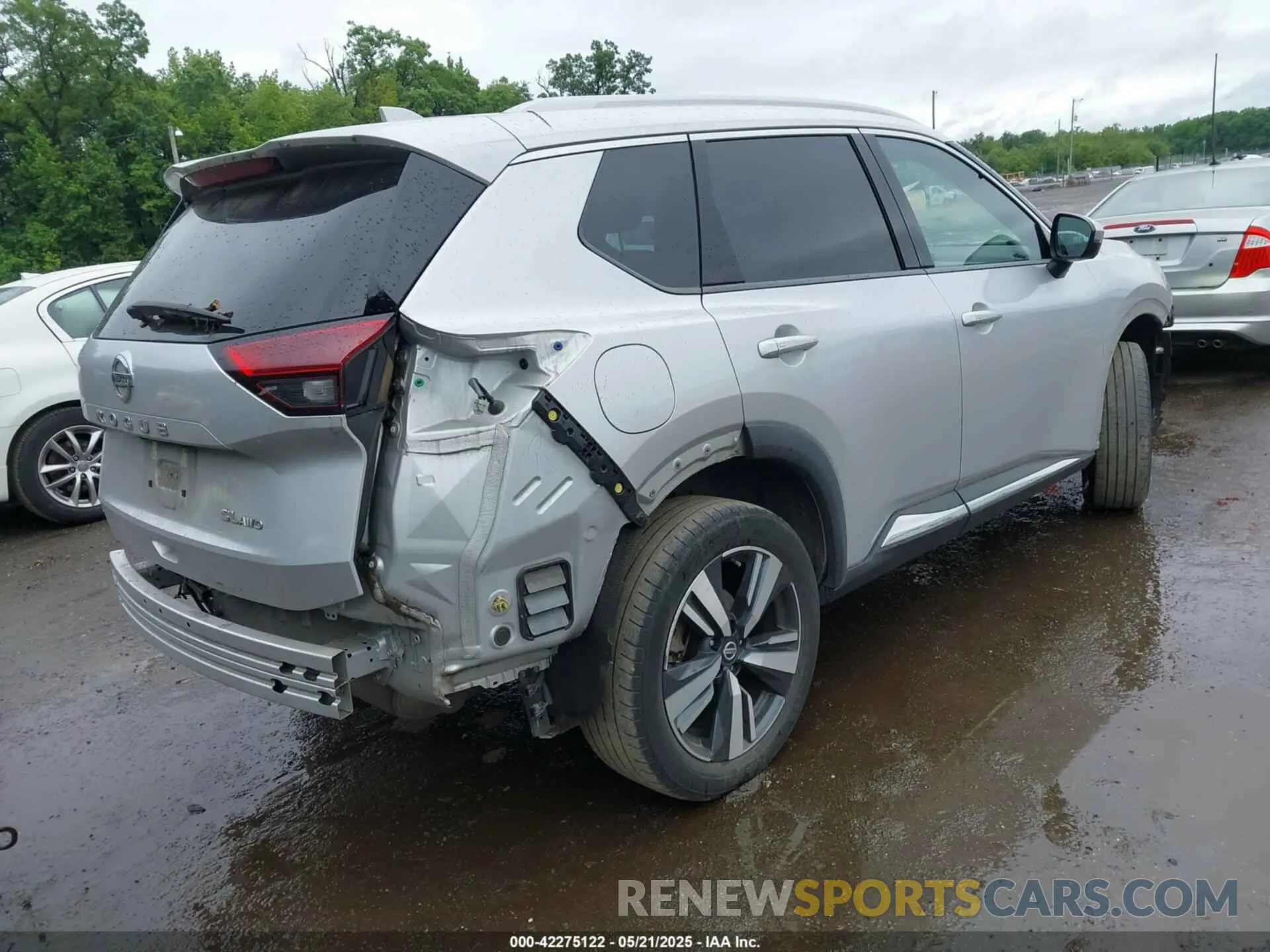 4 Photograph of a damaged car 5N1AT3CB0MC796789 NISSAN ROGUE 2021