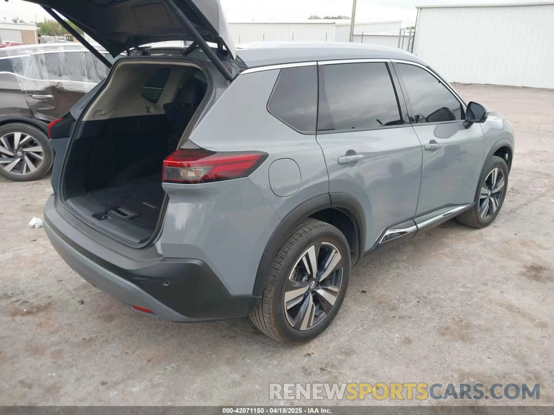 4 Photograph of a damaged car 5N1AT3CB1MC793223 NISSAN ROGUE 2021