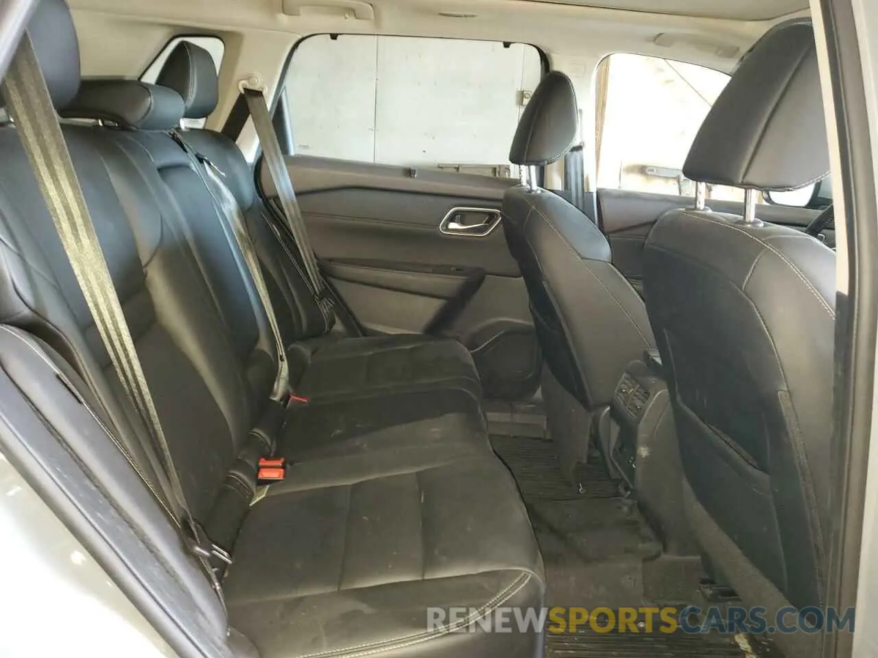 11 Photograph of a damaged car 5N1AT3CB4MC720136 NISSAN ROGUE 2021