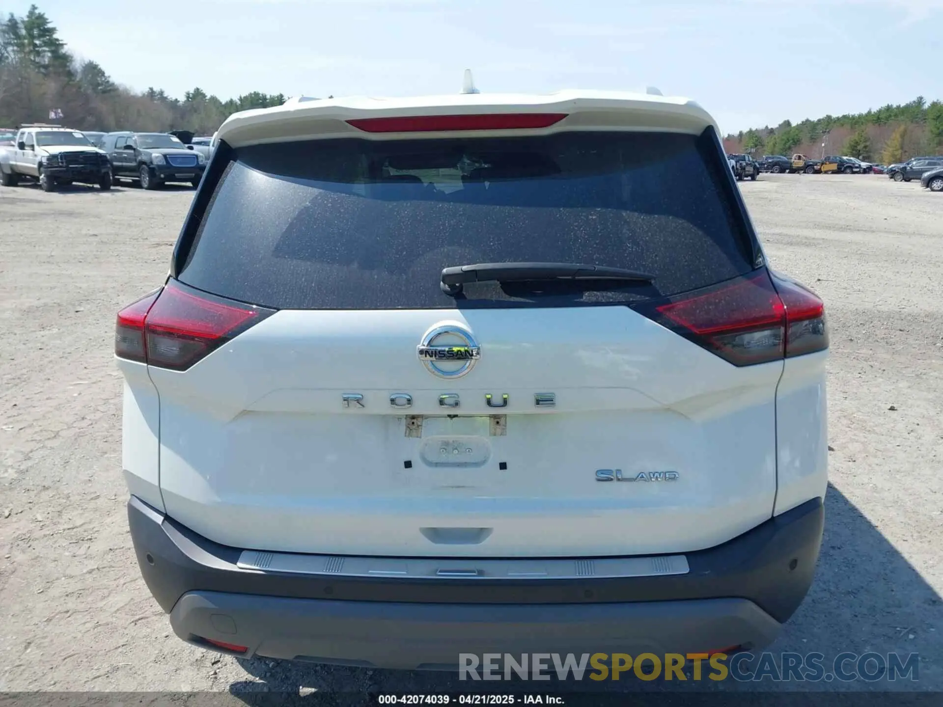 17 Photograph of a damaged car 5N1AT3CB5MC766767 NISSAN ROGUE 2021