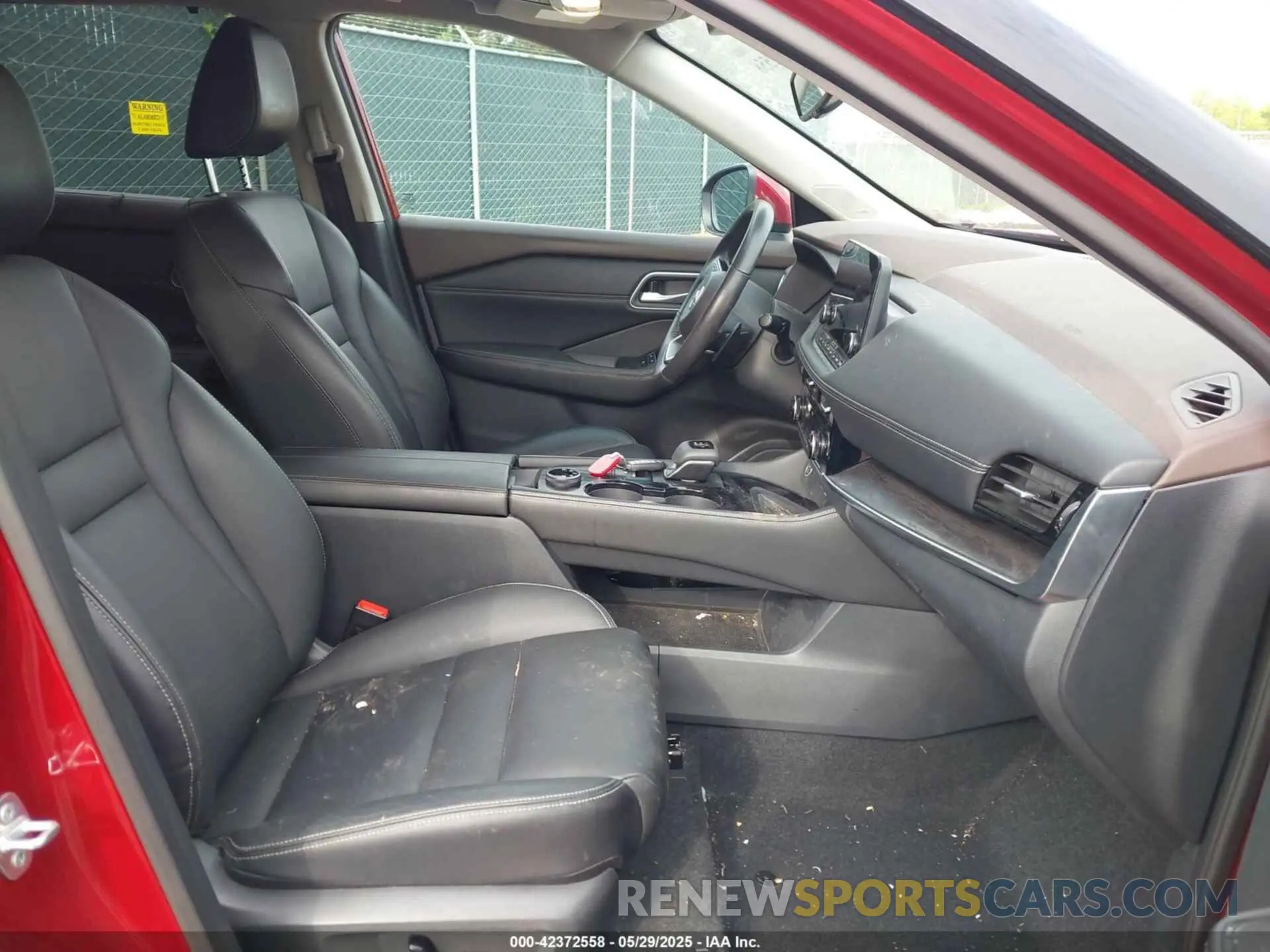 5 Photograph of a damaged car 5N1AT3CB5MC816860 NISSAN ROGUE 2021