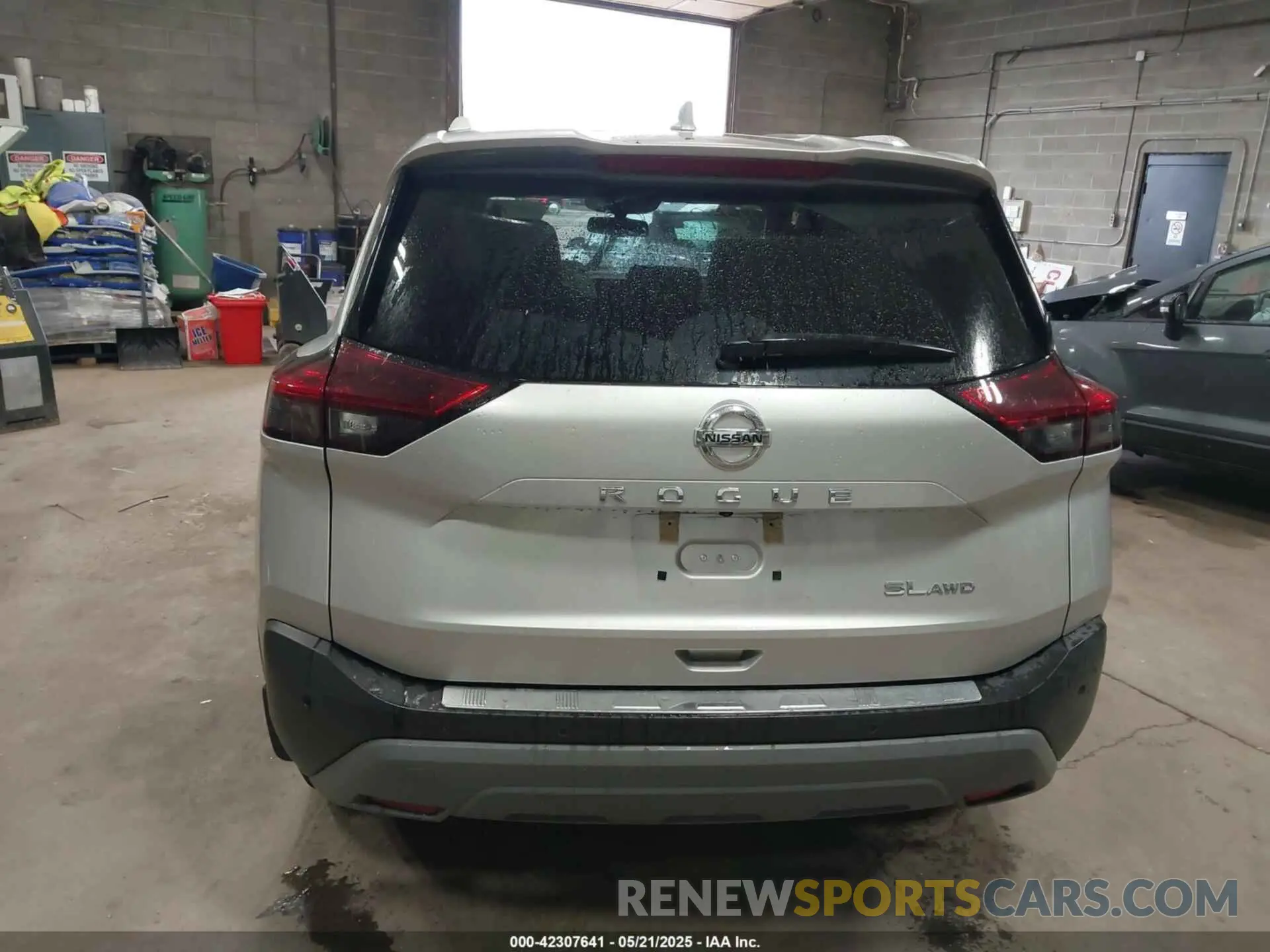 16 Photograph of a damaged car 5N1AT3CB9MC766691 NISSAN ROGUE 2021