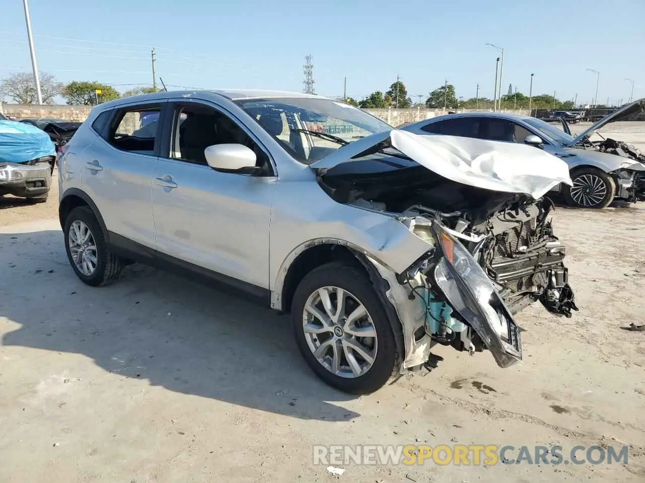 4 Photograph of a damaged car JN1BJ1AV8MW560781 NISSAN ROGUE 2021