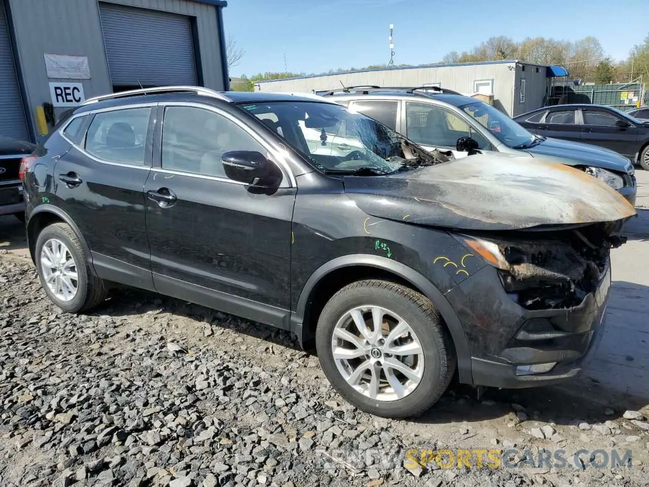 4 Photograph of a damaged car JN1BJ1BW6MW663026 NISSAN ROGUE 2021