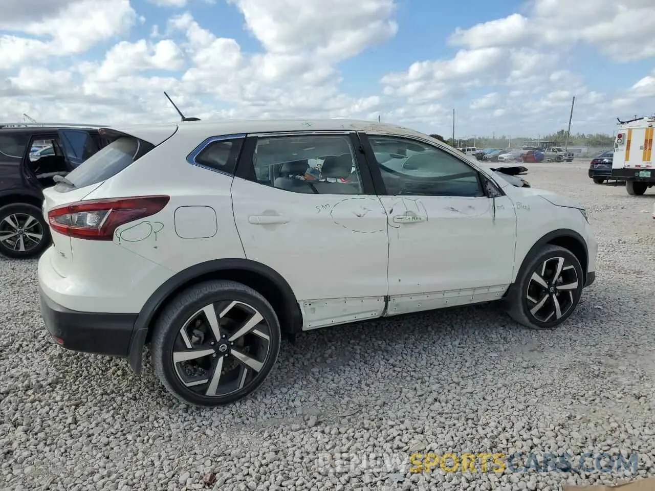 3 Photograph of a damaged car JN1BJ1CV4MW319832 NISSAN ROGUE 2021