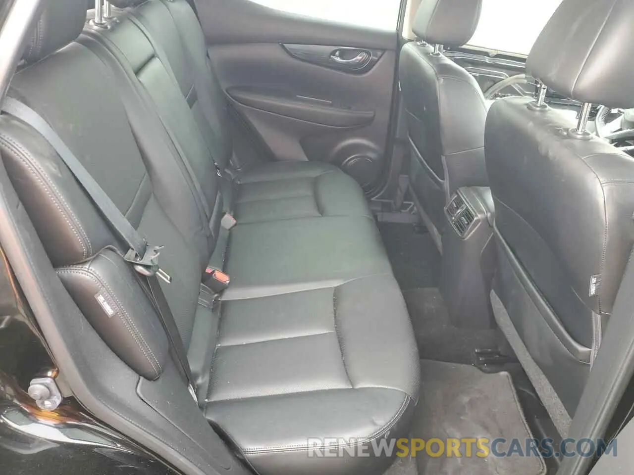 11 Photograph of a damaged car JN1BJ1CW1MW452282 NISSAN ROGUE 2021