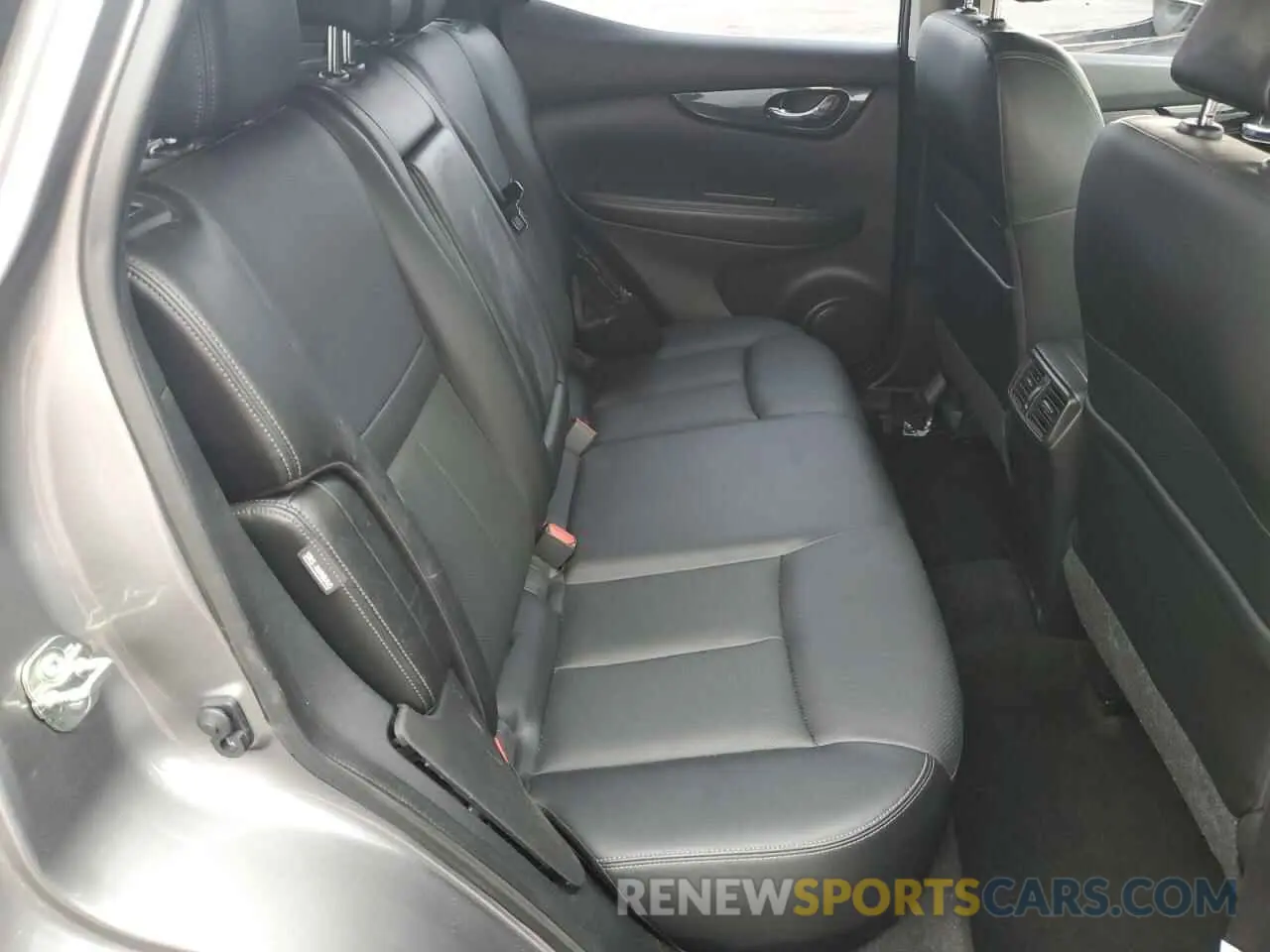 11 Photograph of a damaged car JN1BJ1CW7MW426947 NISSAN ROGUE 2021