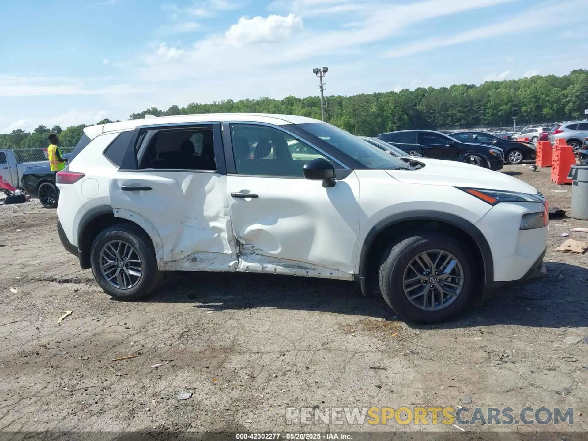 13 Photograph of a damaged car JN8AT3AA1MW005641 NISSAN ROGUE 2021