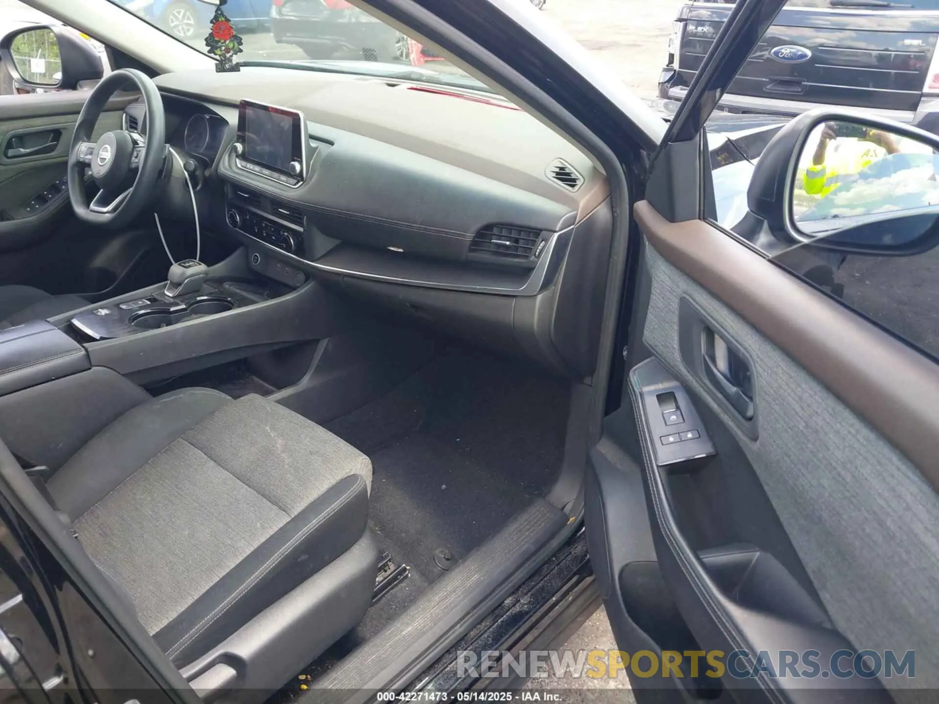 5 Photograph of a damaged car JN8AT3AA2MW002456 NISSAN ROGUE 2021