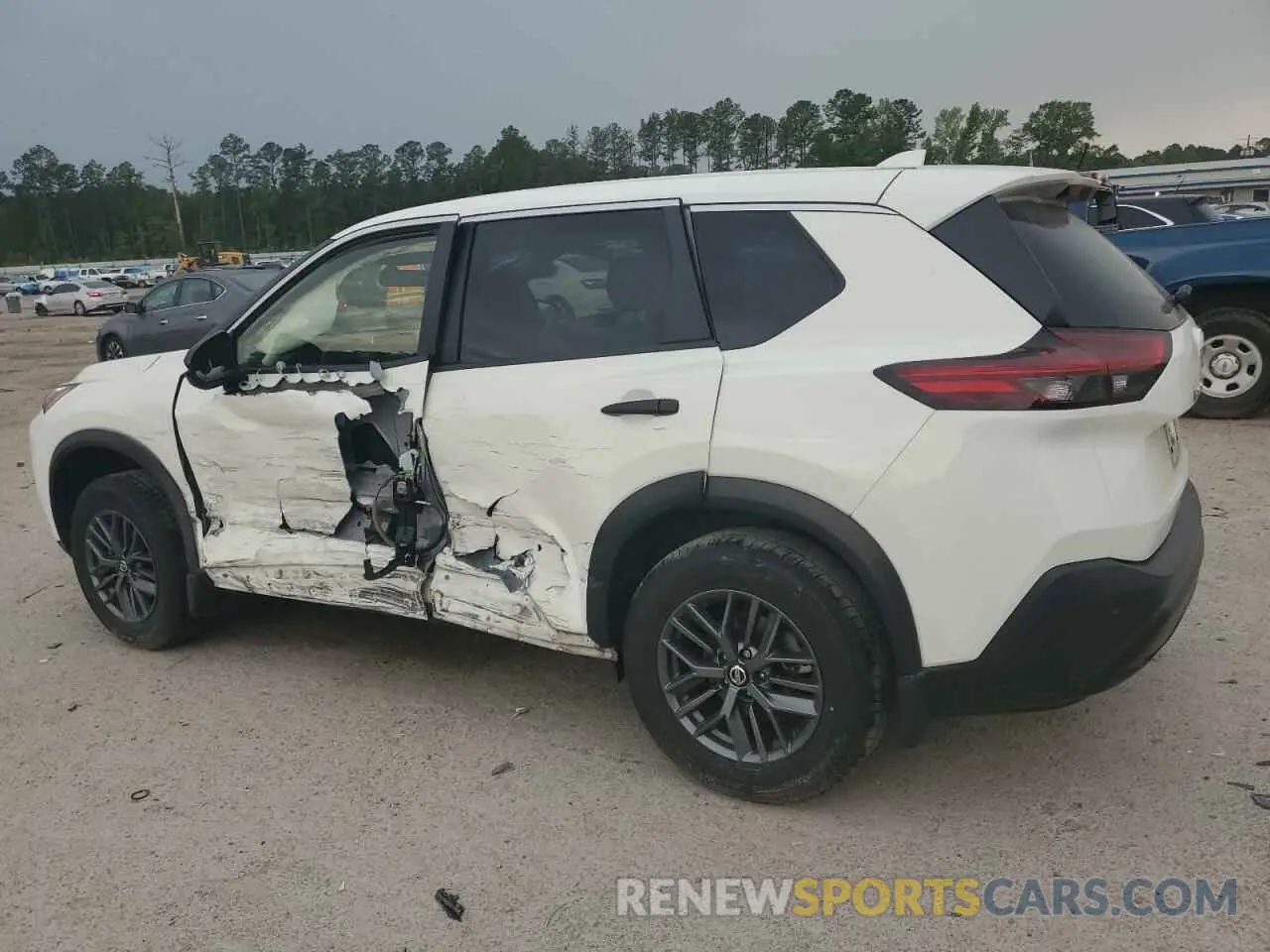 2 Photograph of a damaged car JN8AT3AA3MW005446 NISSAN ROGUE 2021